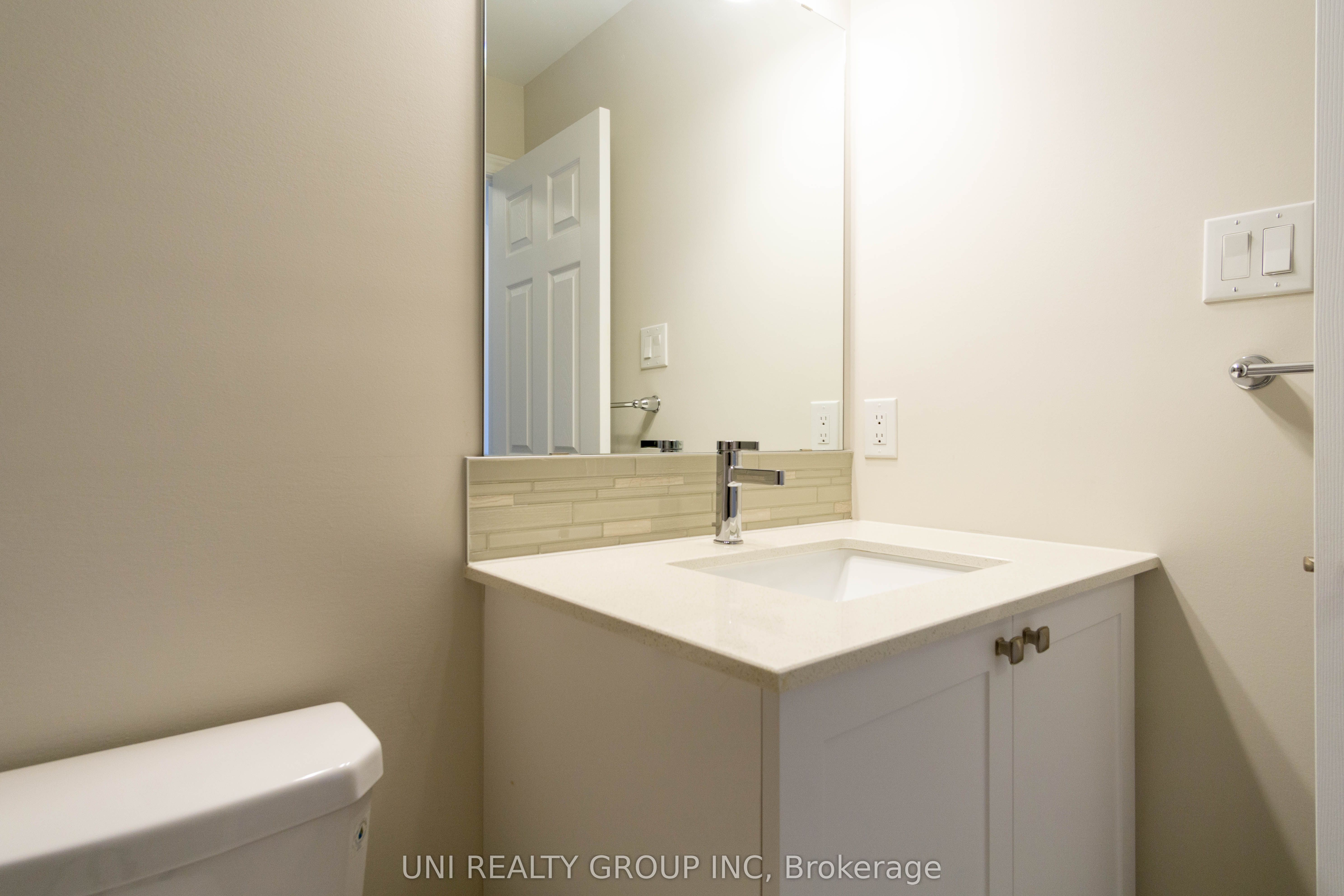 335 Aphelion Crescent Property Photo 32
