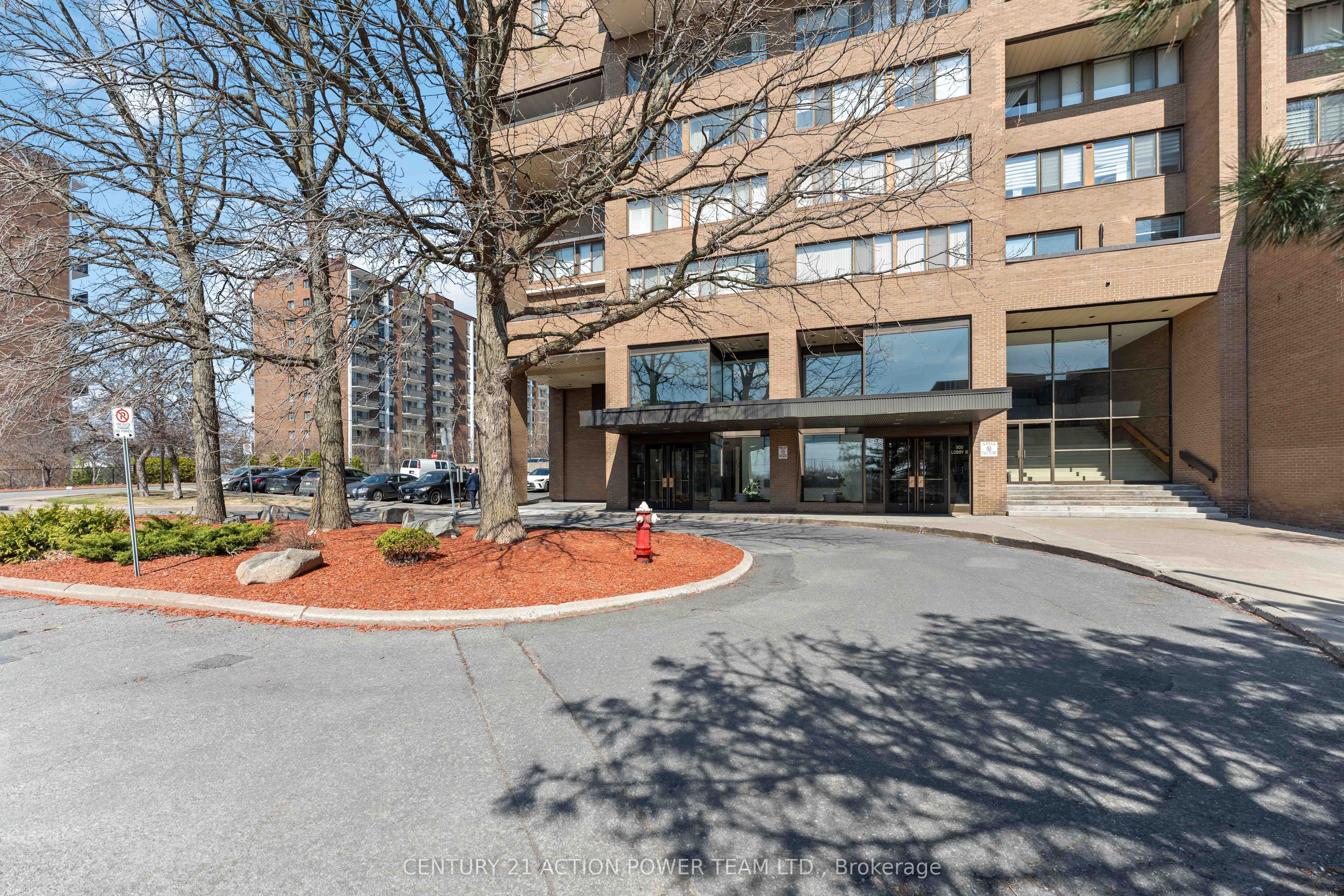 505 St Laurent Boulevard 903 Property Photo 2