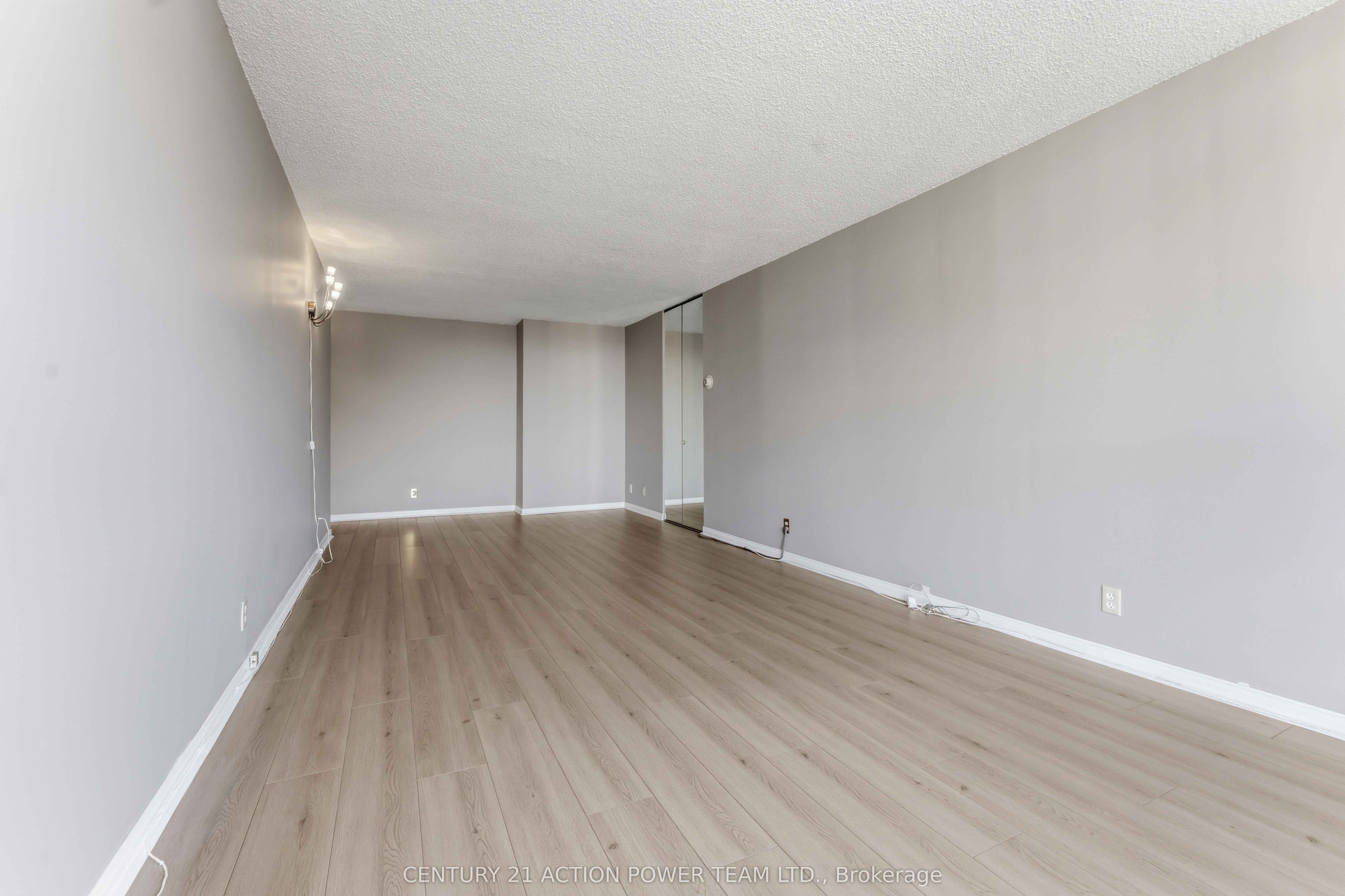 505 St Laurent Boulevard 903 Property Photo 12