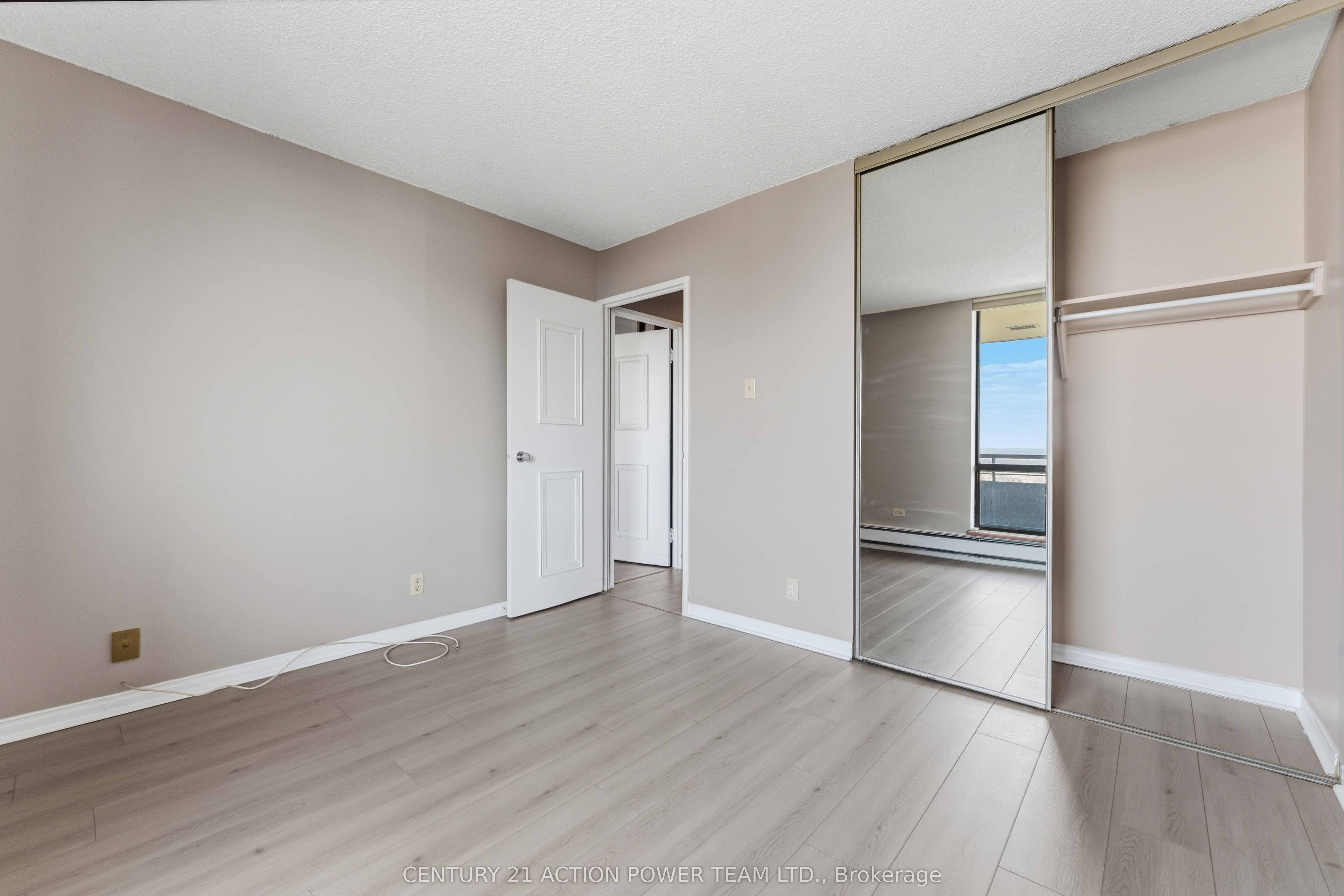 505 St Laurent Boulevard 903 Property Photo 25