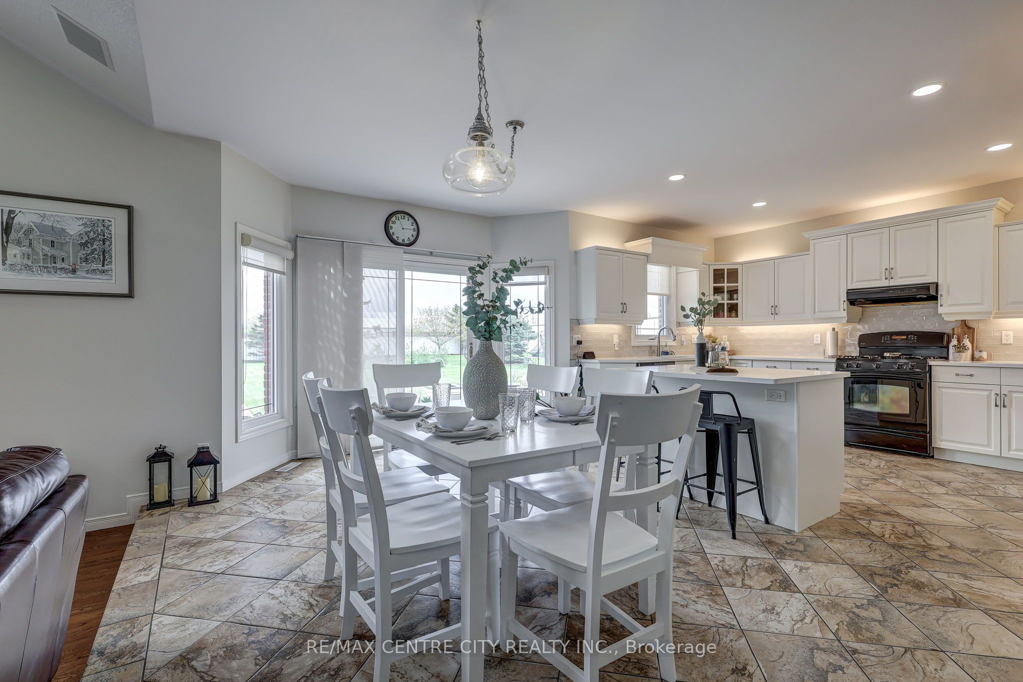 9538 Tower Road Property Photo 21