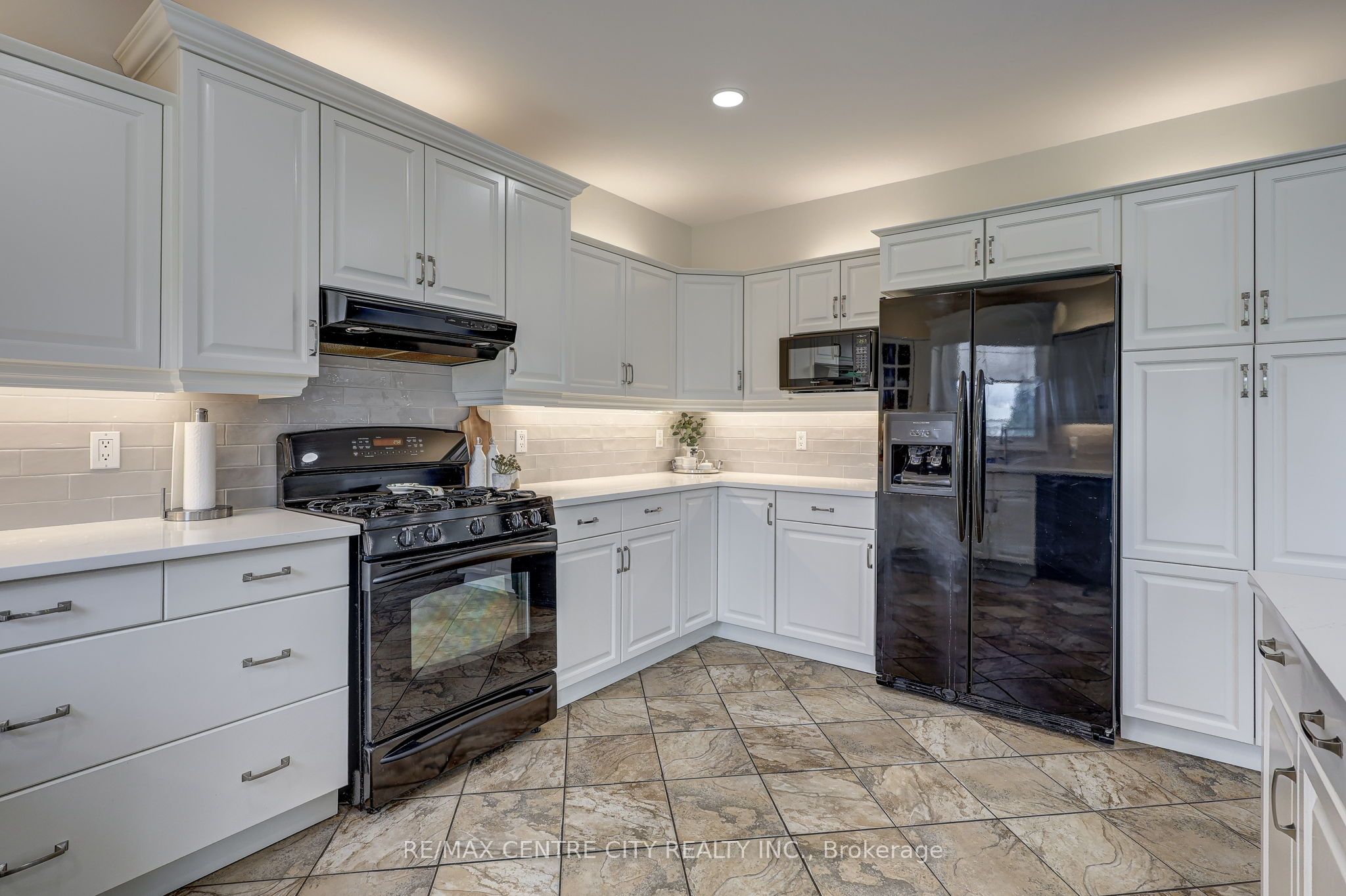 9538 Tower Road Property Photo 27