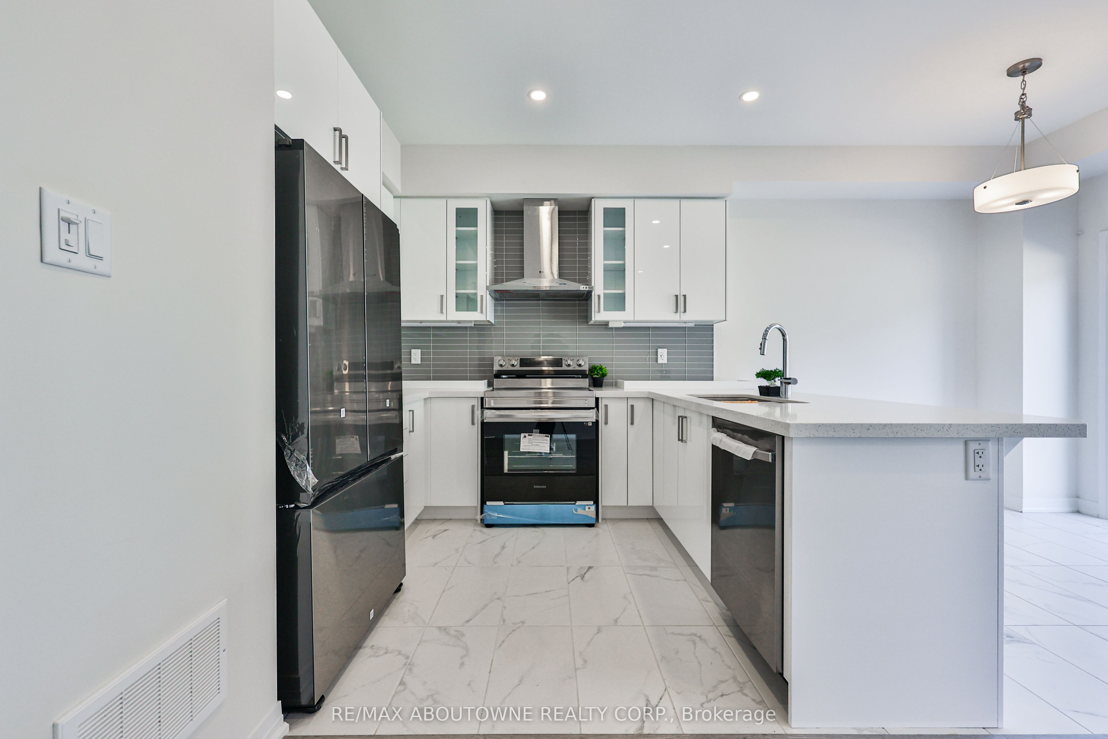 9 Wakeling Drive Property Photo 15