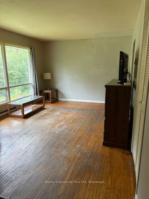 26 High Street W Property Photo 6