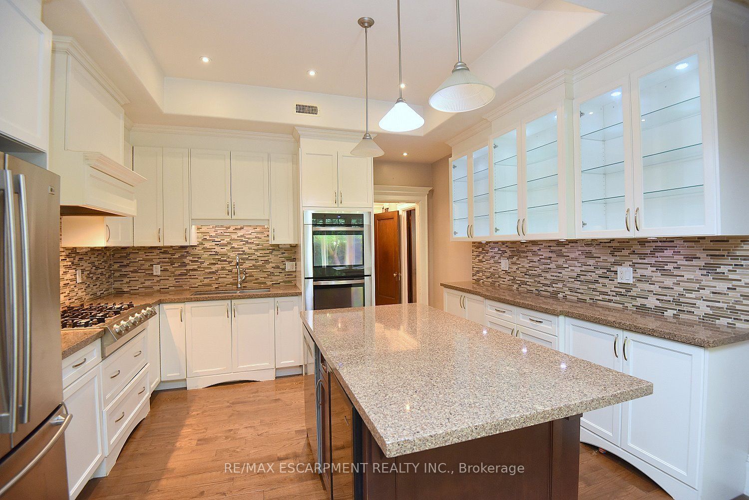 34 Holton Avenue S Property Photo 14