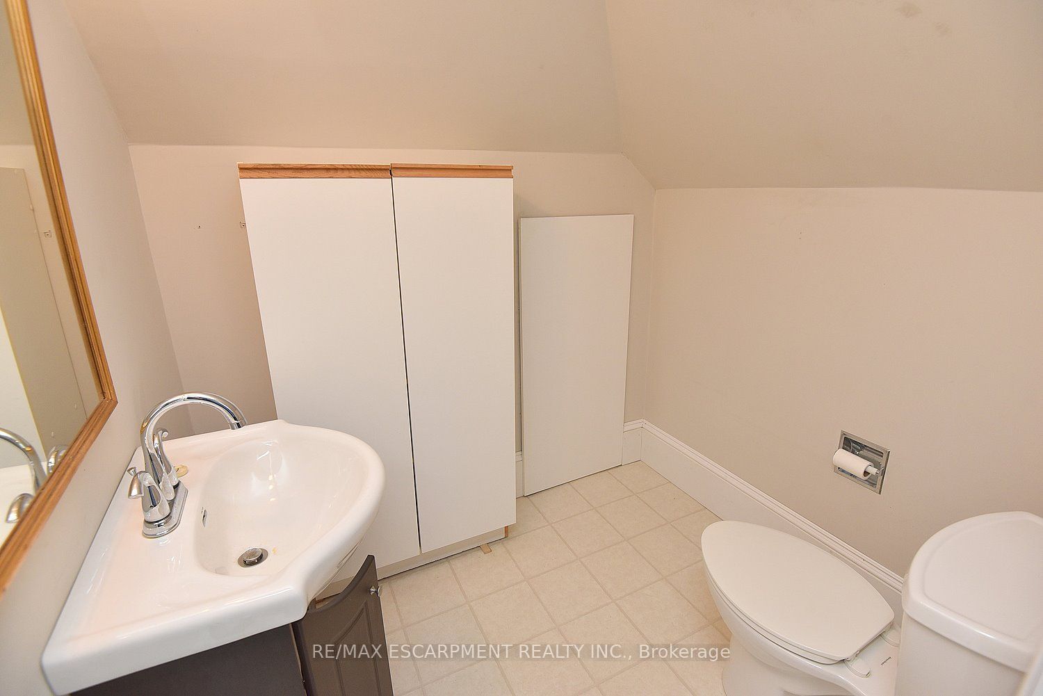 34 Holton Avenue S Property Photo 31