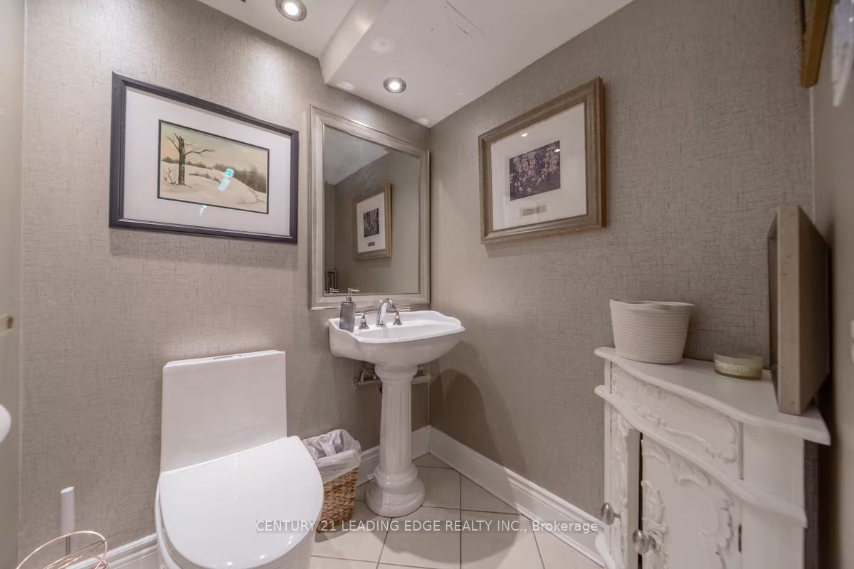 380 King Street 1805 Property Photo 2