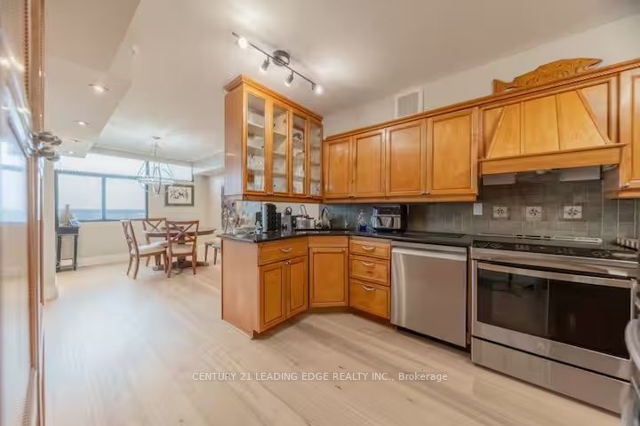 380 King Street 1805 Property Photo 16