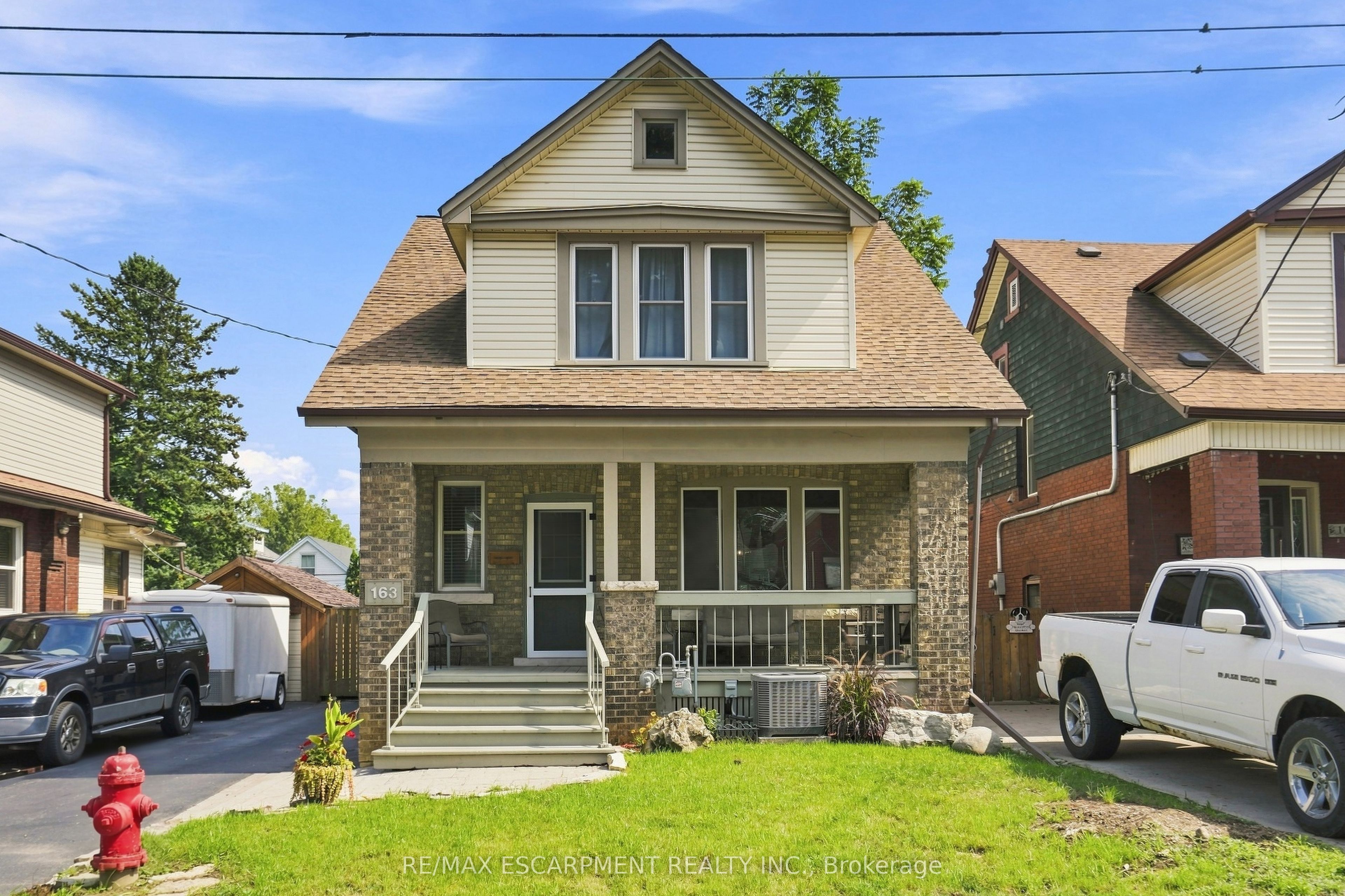 163 Grosvenor Avenue S Property Photo 2
