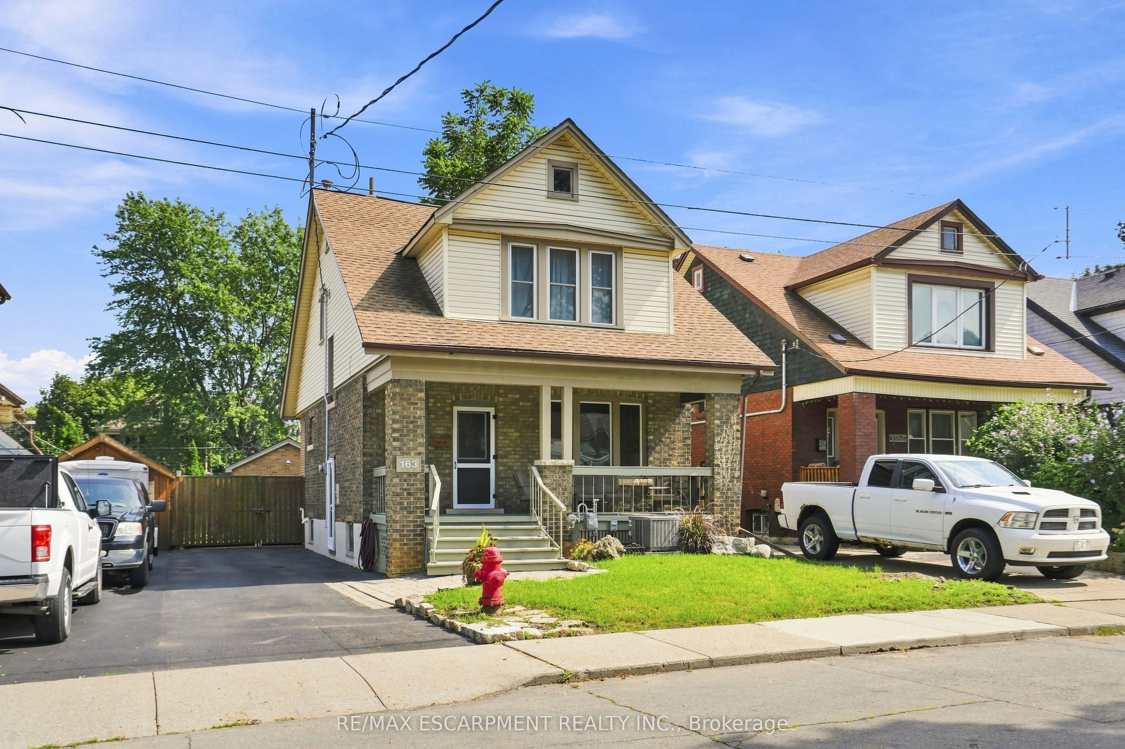 163 Grosvenor Avenue S Property Photo 3