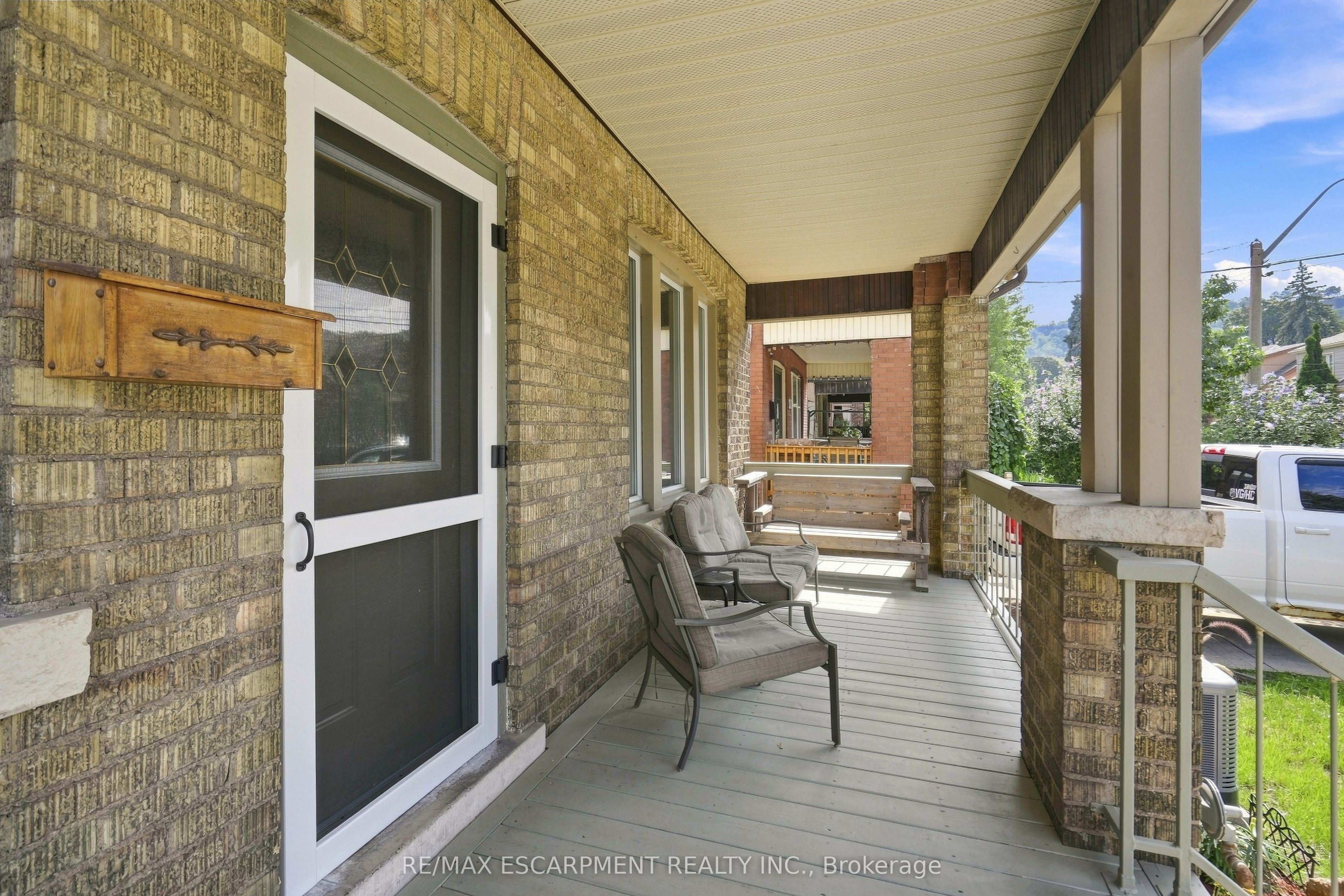 163 Grosvenor Avenue S Property Photo 5