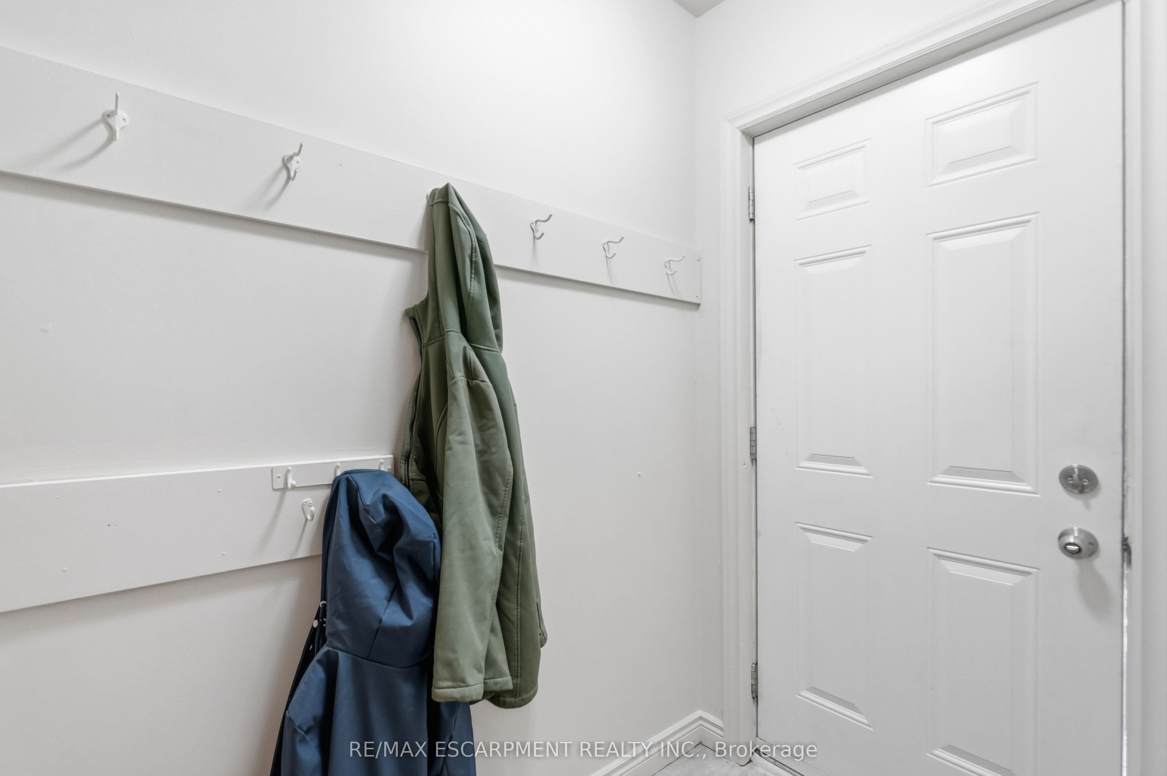 163 Grosvenor Avenue S Property Photo 22