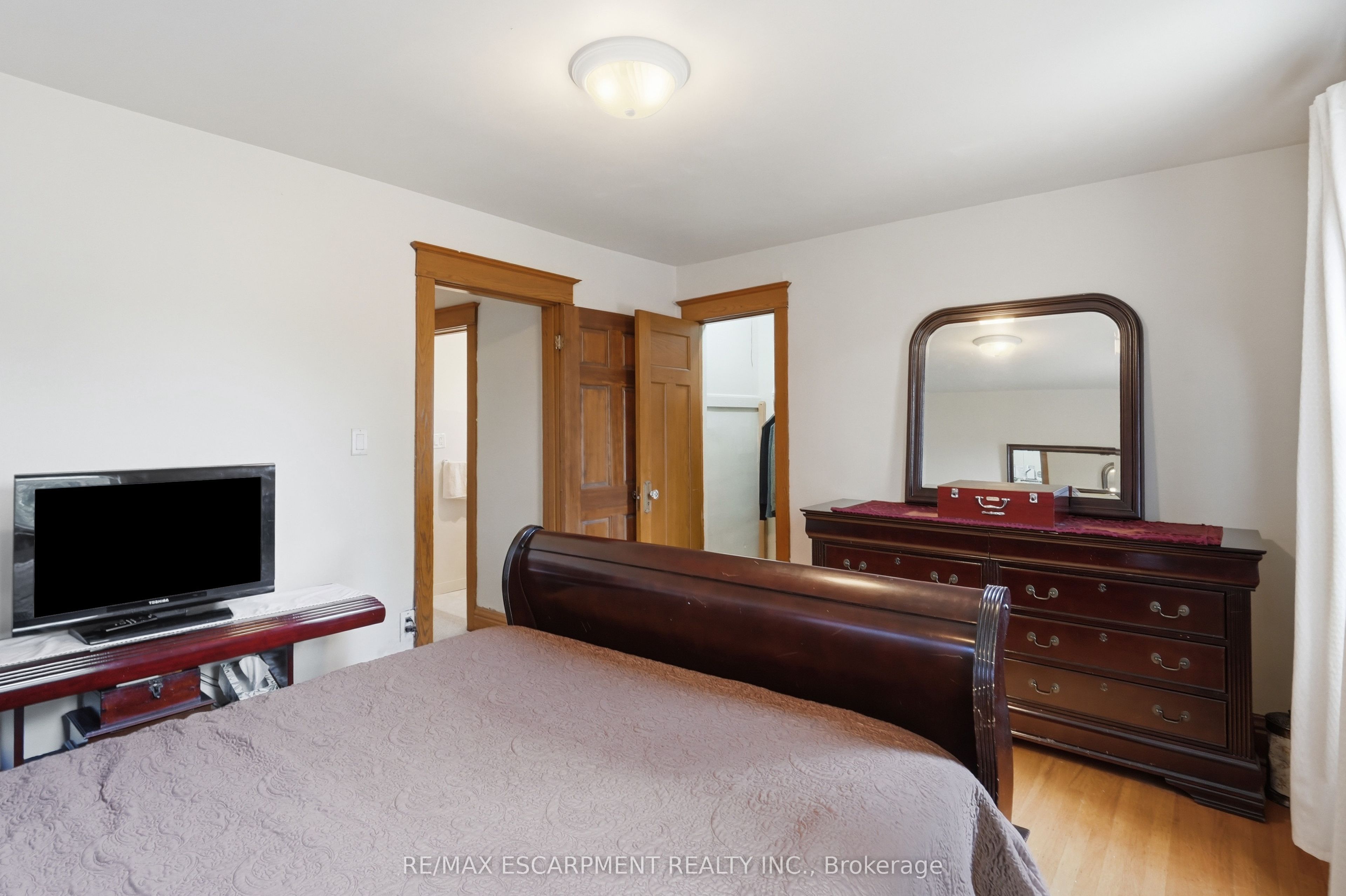 163 Grosvenor Avenue S Property Photo 30