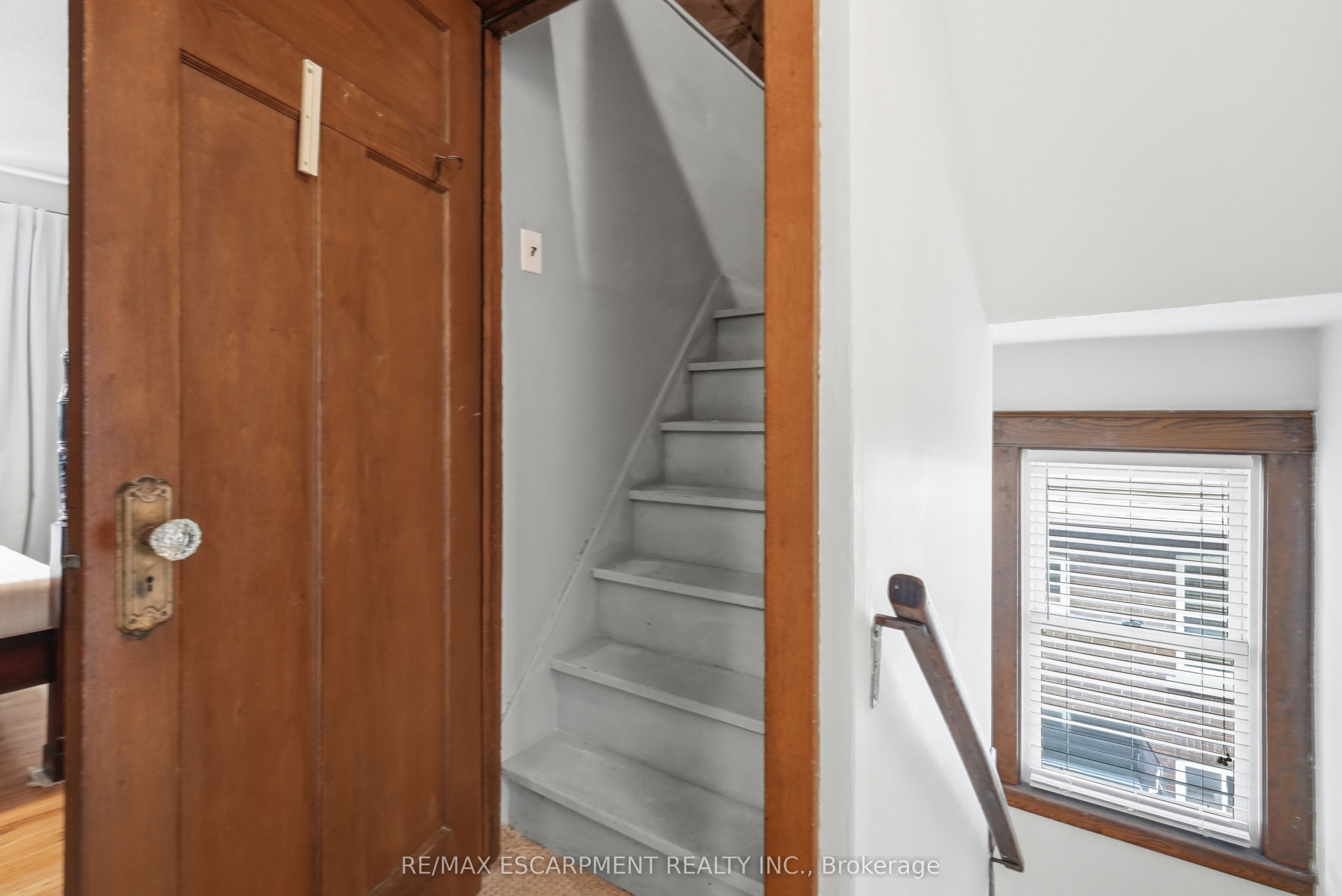 163 Grosvenor Avenue S Property Photo 34