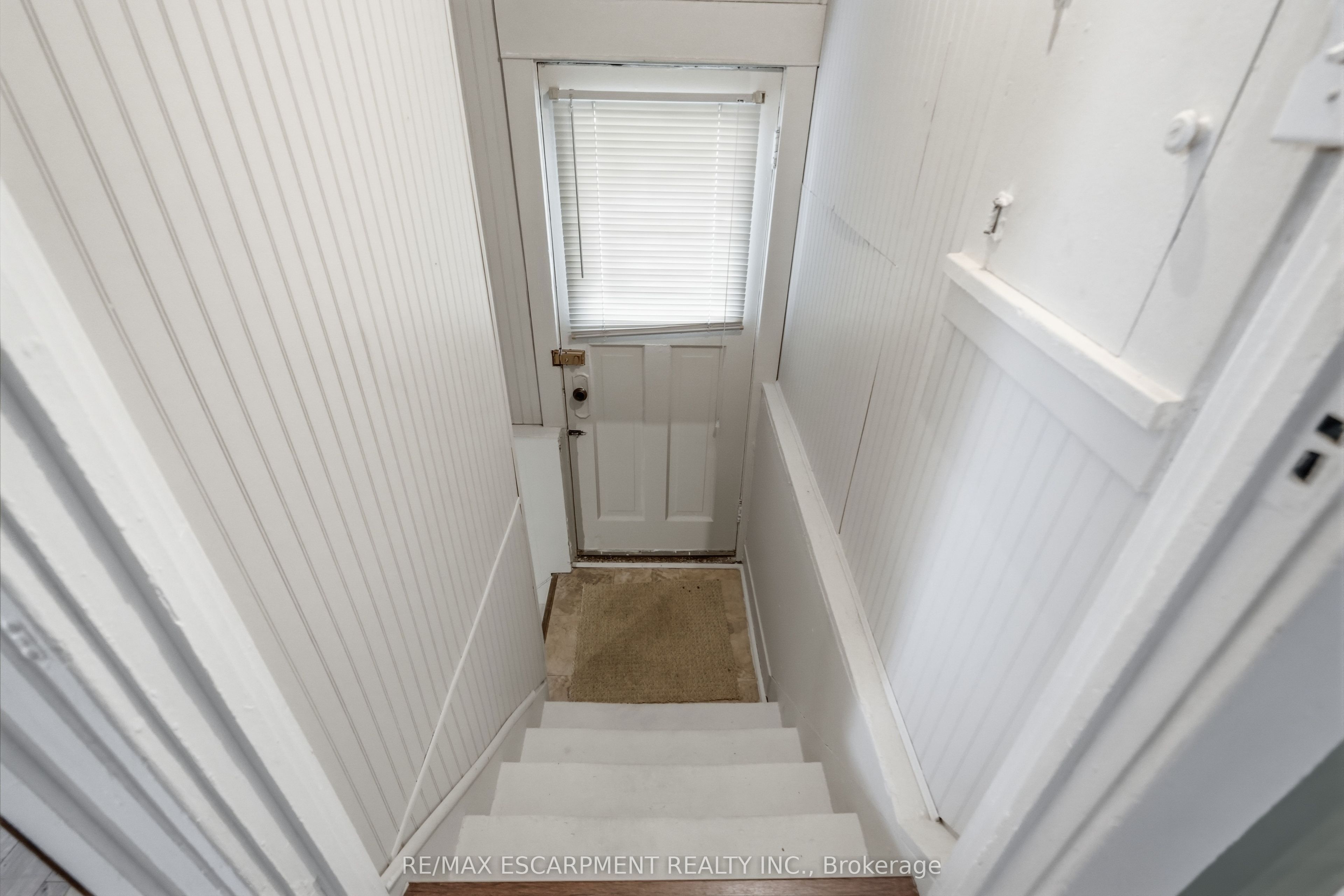 163 Grosvenor Avenue S Property Photo 35