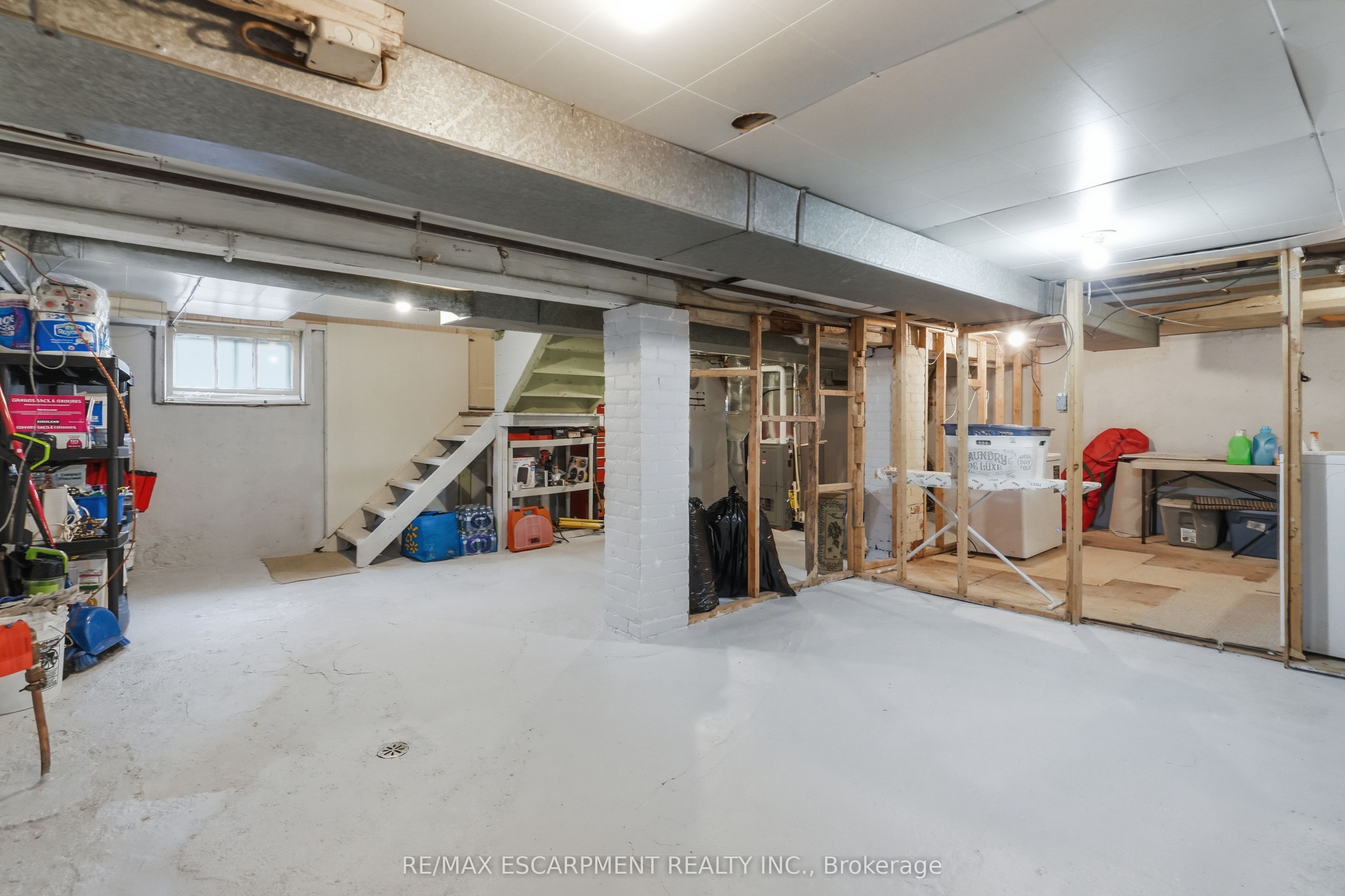 163 Grosvenor Avenue S Property Photo 36