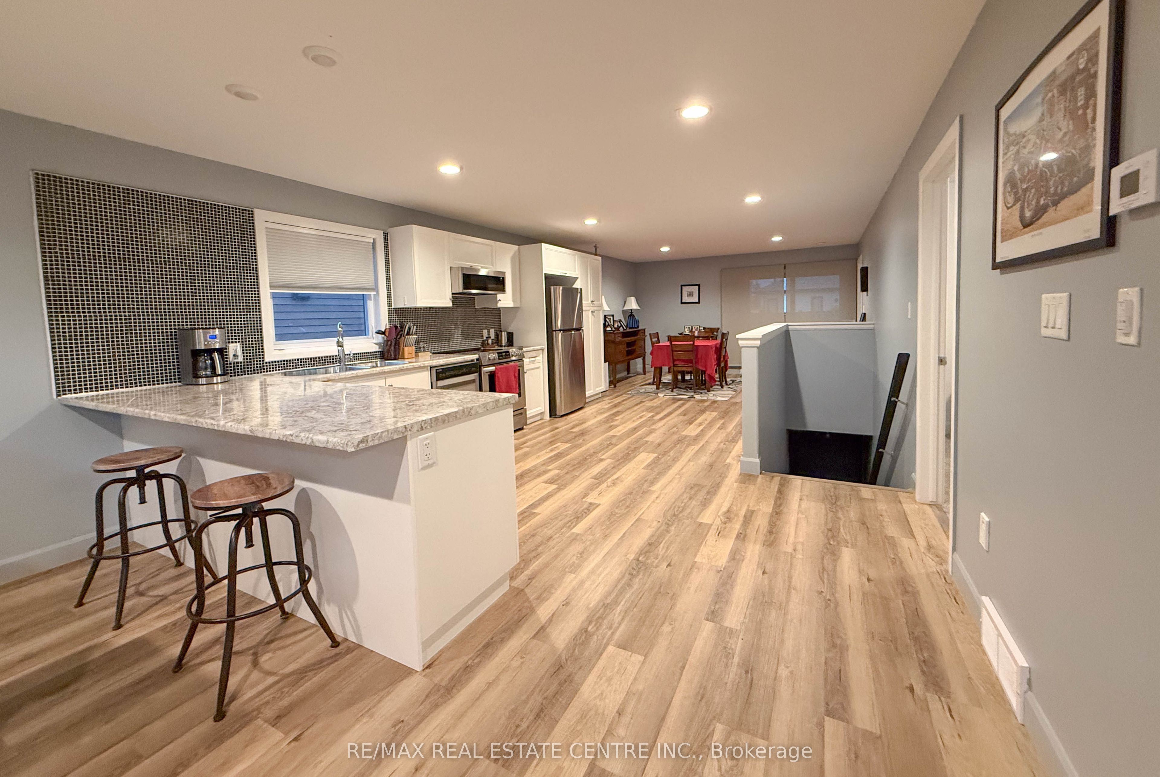 101 Grassland Grove Property Photo 6