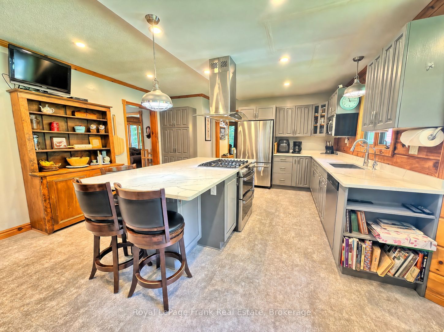 858 Mill Road Property Photo 4