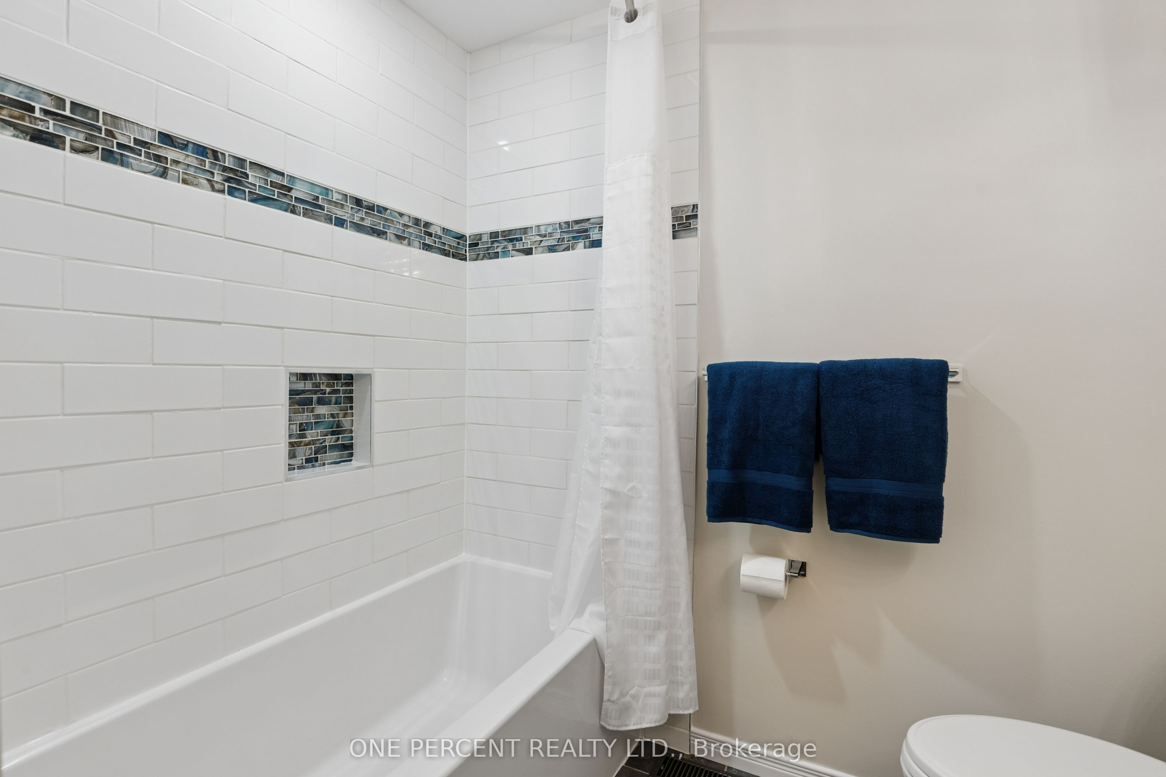 17 Pine Needles Court Property Photo 9