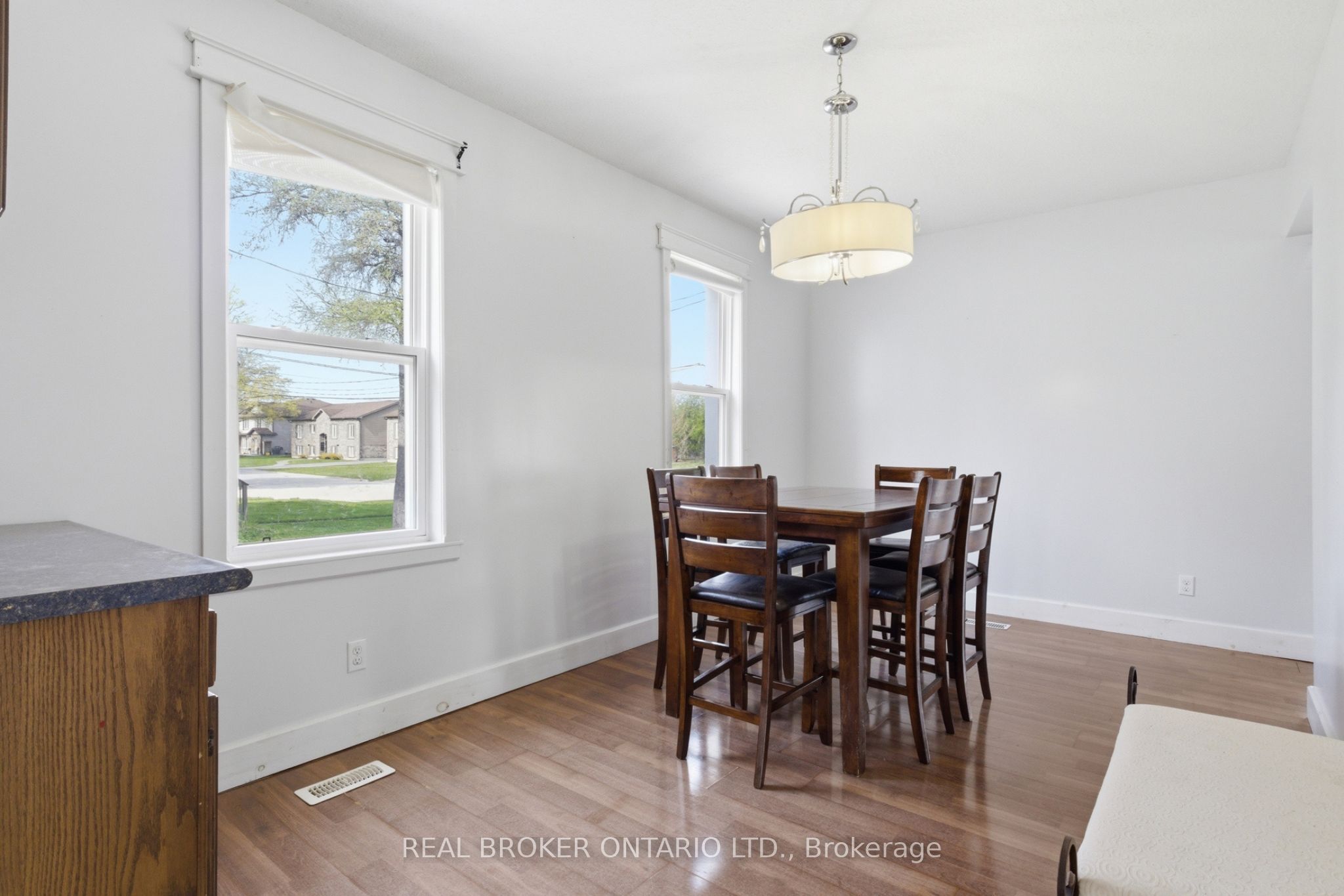 368 Wellington Avenue S Property Photo 10