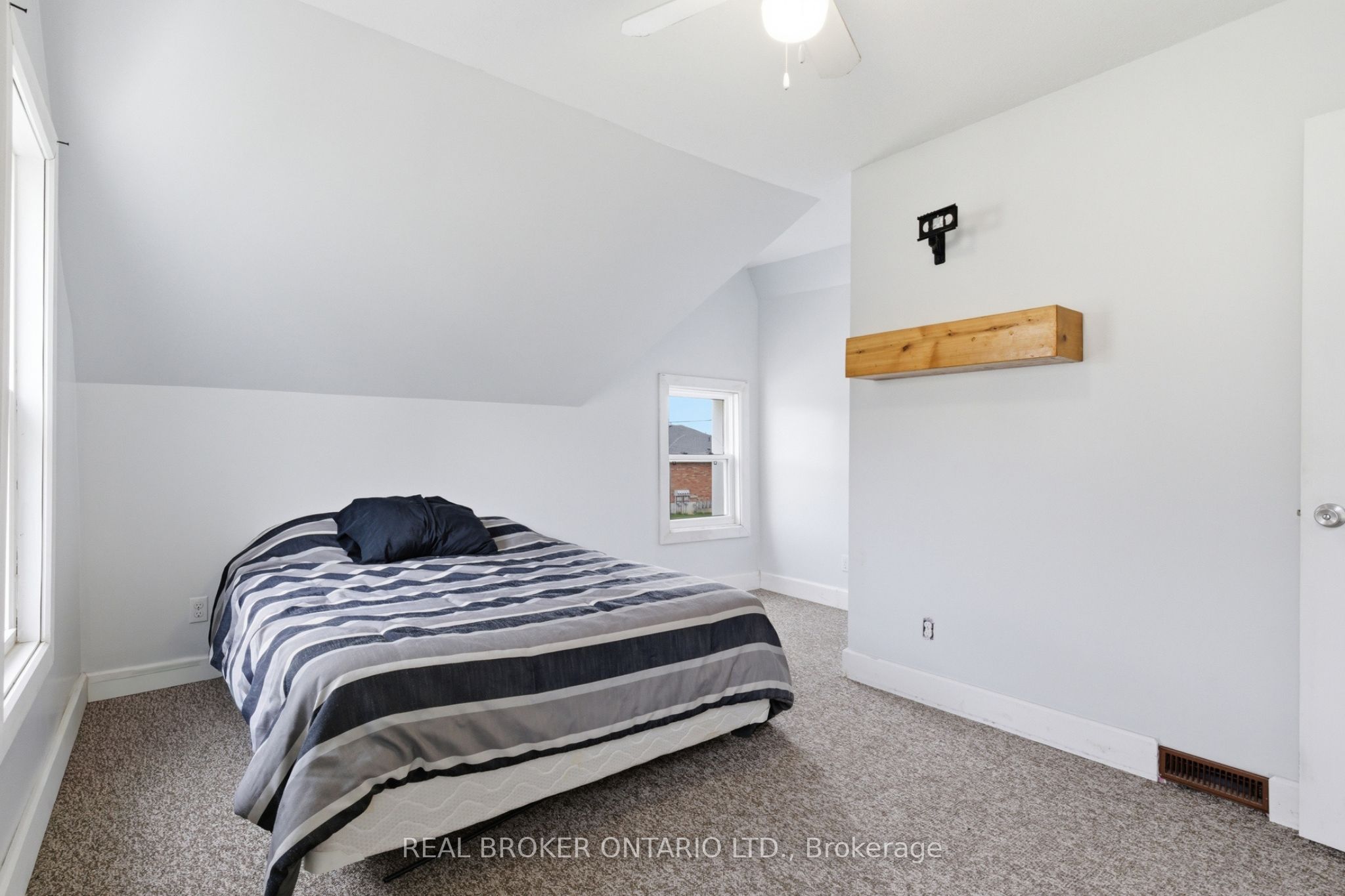 368 Wellington Avenue S Property Photo 17