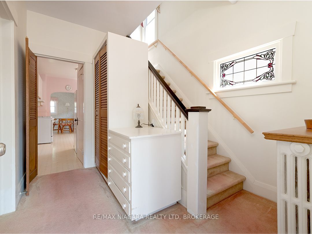 241 Alexandra Street Property Photo 9