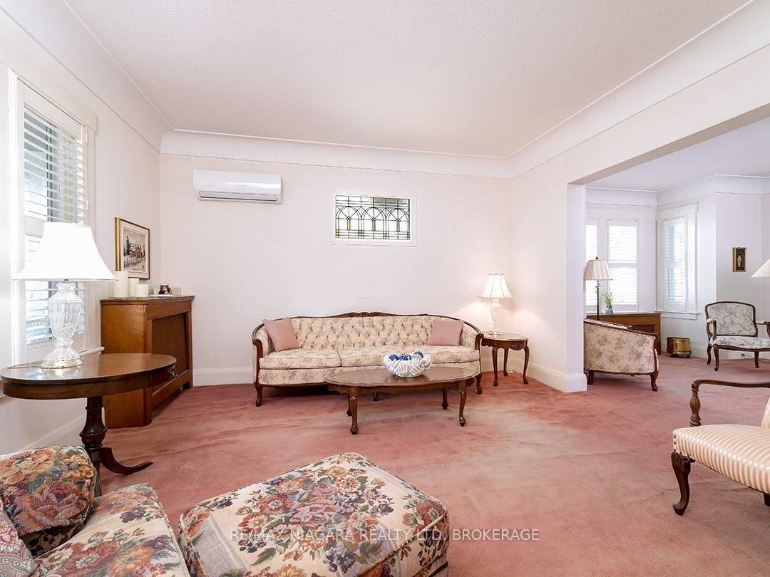 241 Alexandra Street Property Photo 10