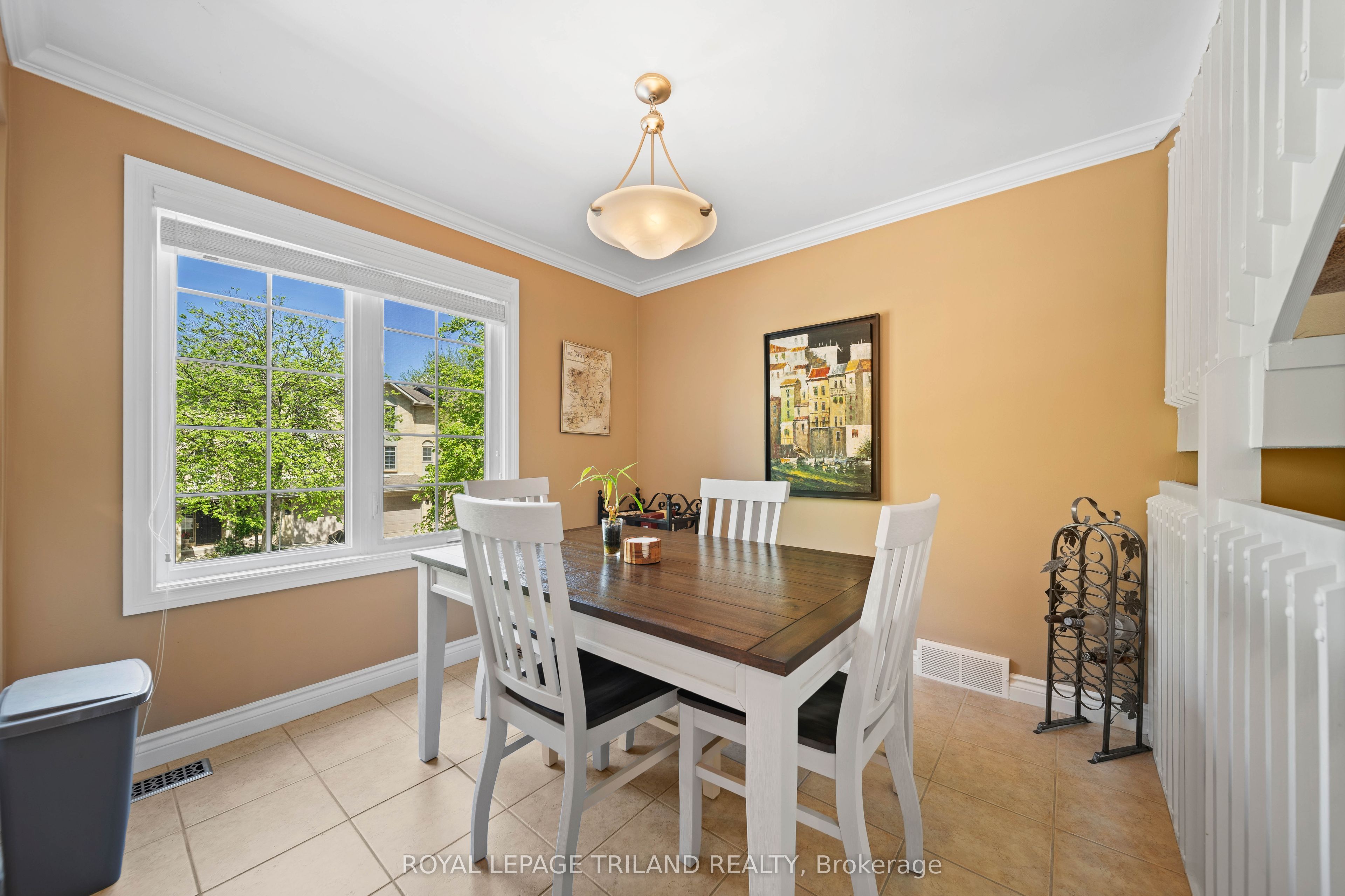 1399 Commissioners Road W 4 Property Photo 16