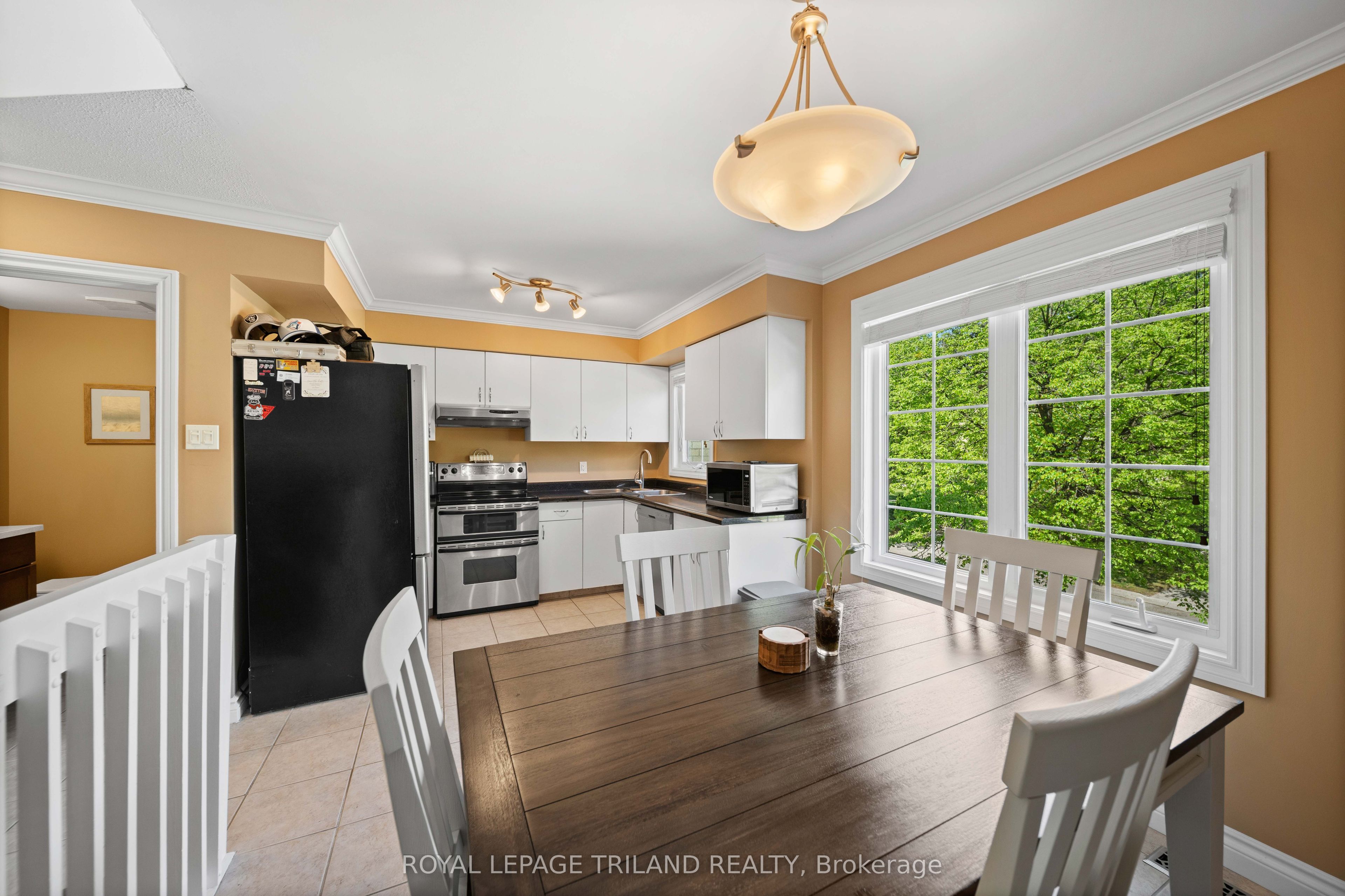 1399 Commissioners Road W 4 Property Photo 17