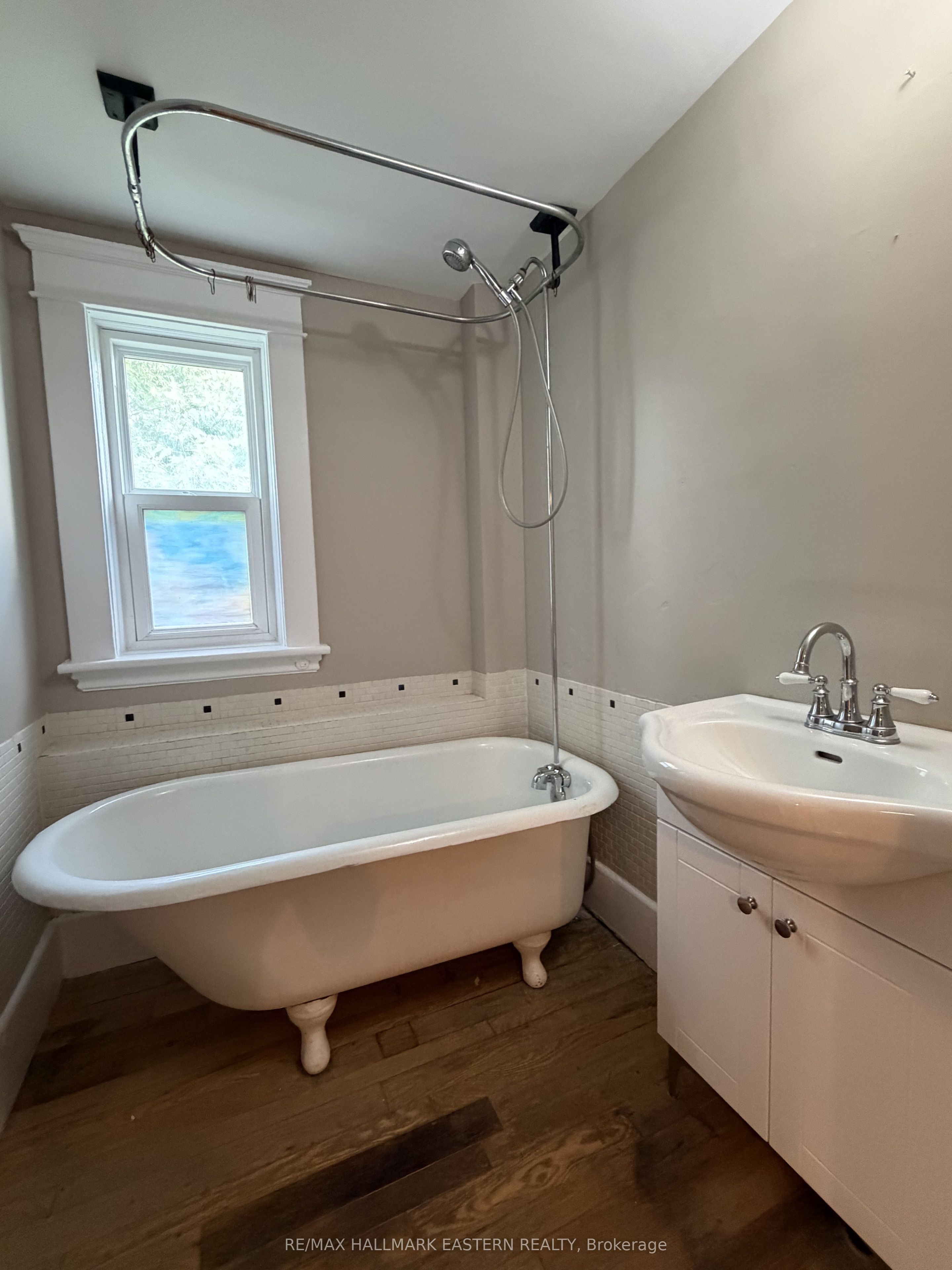 242 Dublin Street Property Photo 7