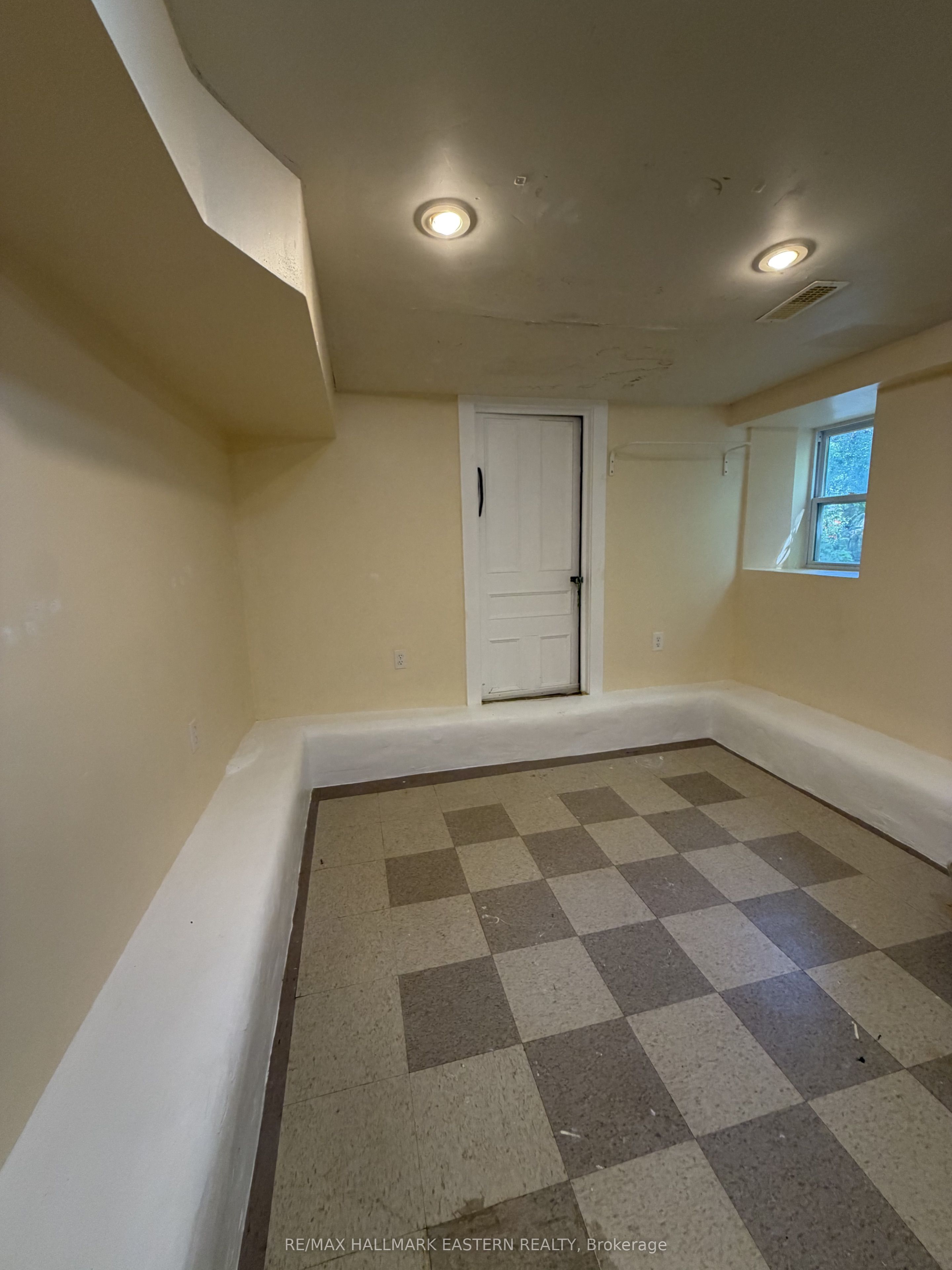 242 Dublin Street Property Photo 22