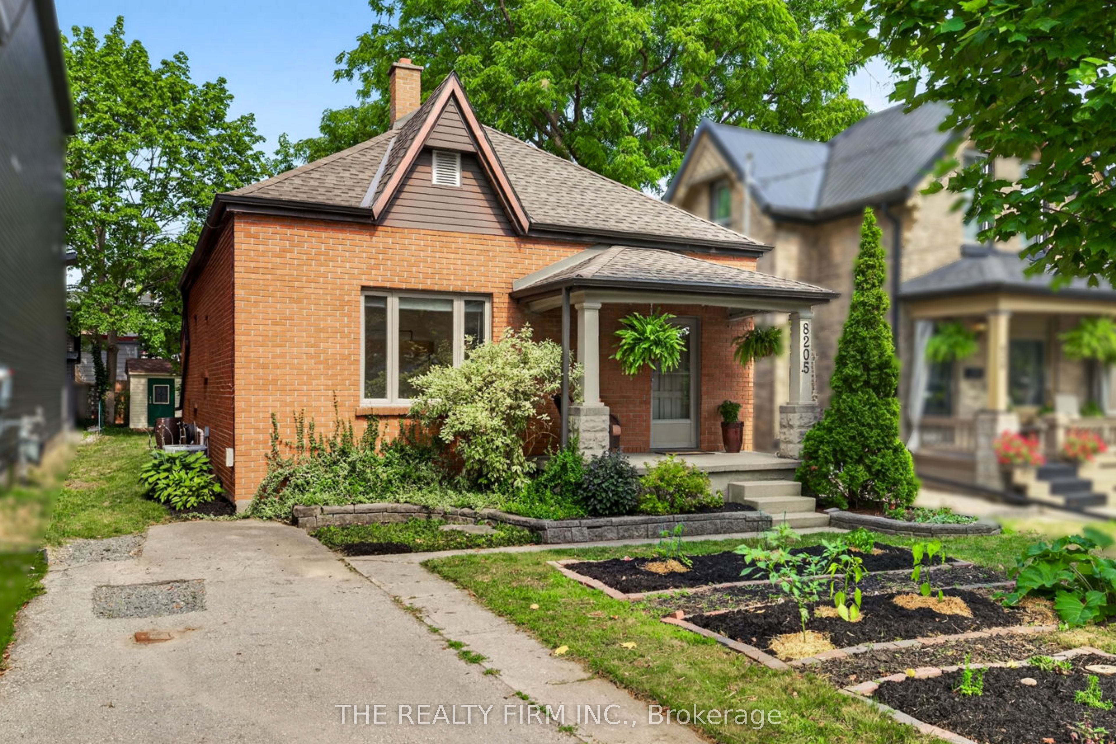 820.5 Maitland Street Property Photo 1