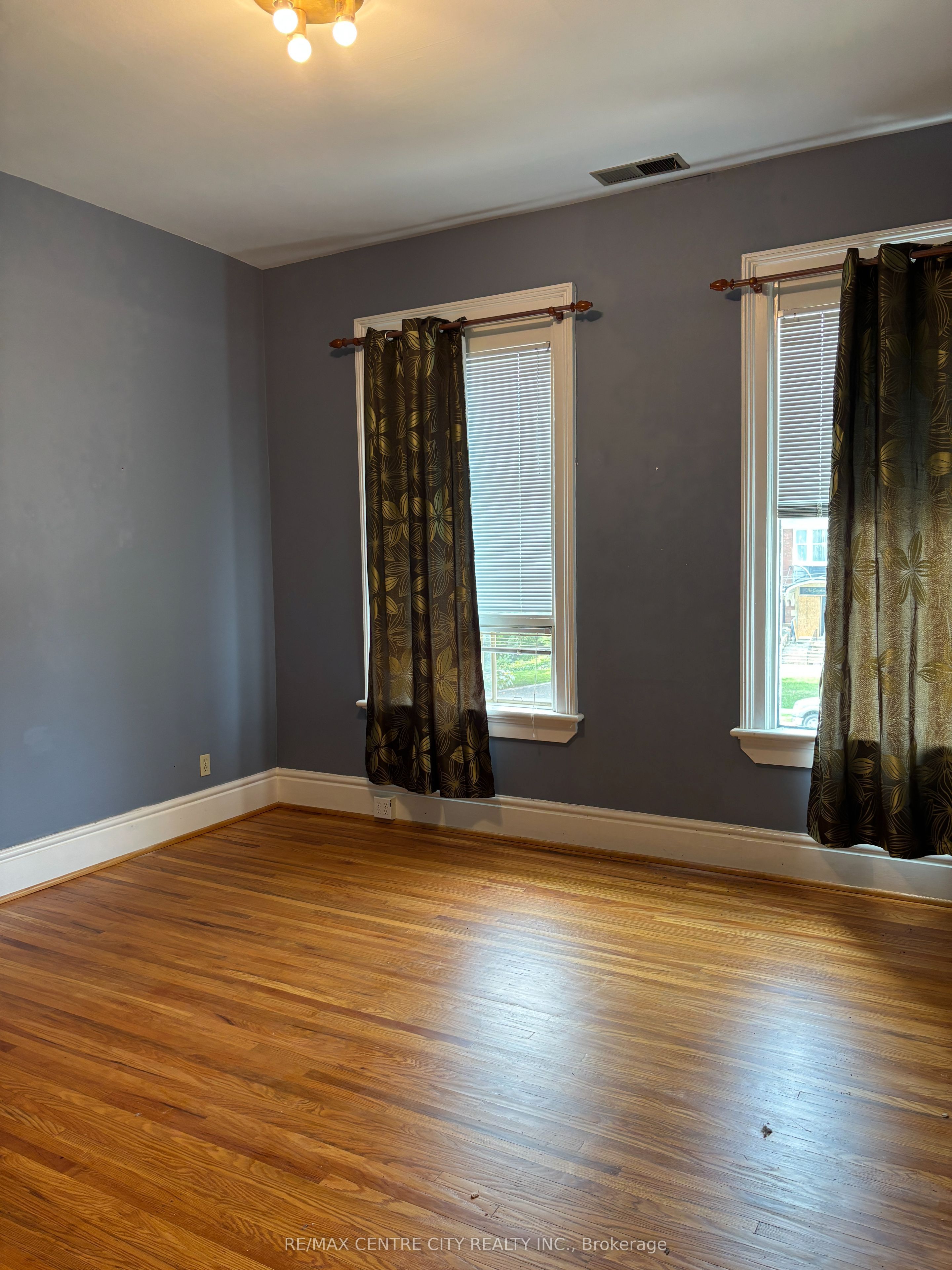 846 N Richmond Street Property Photo 4