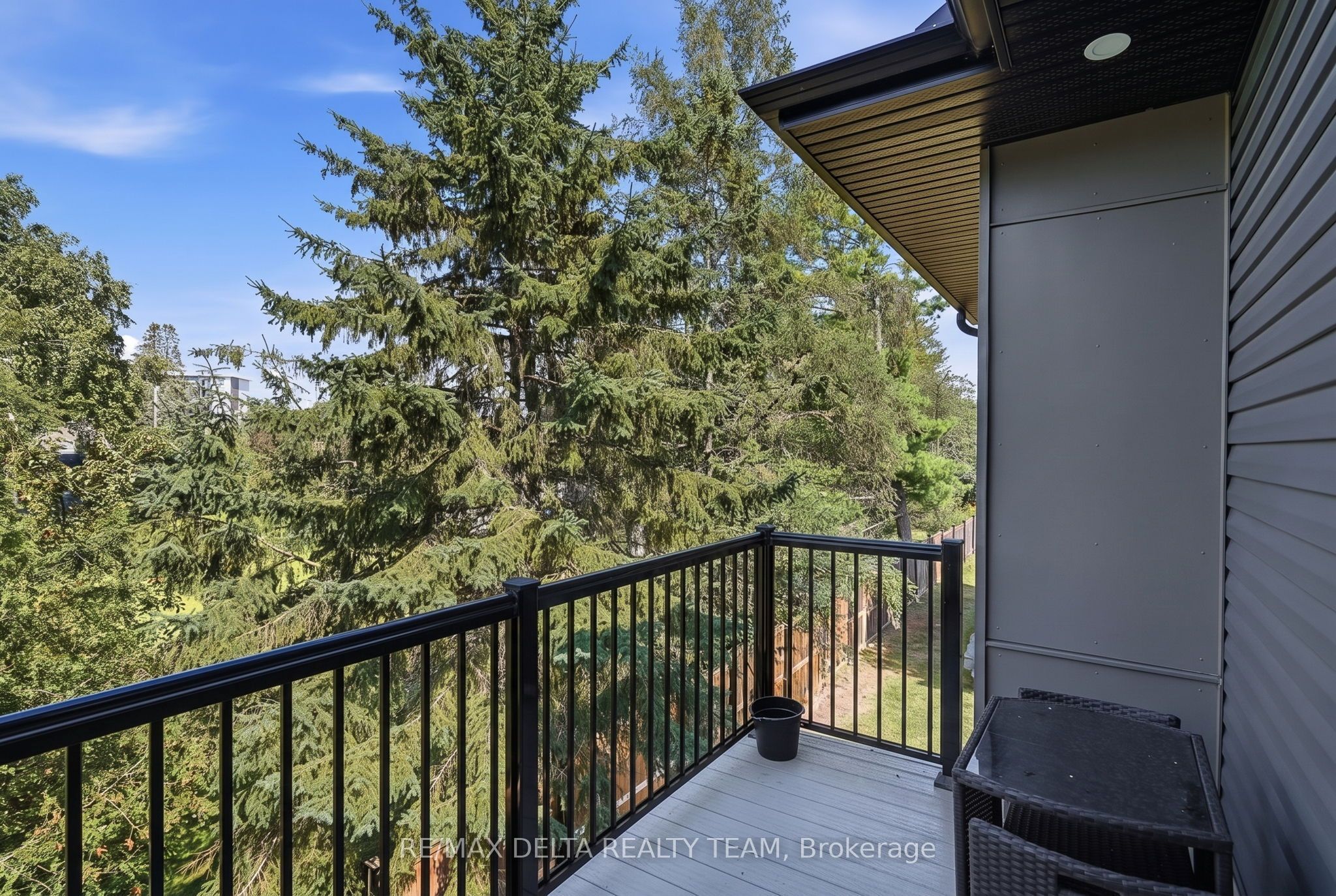 400 C Rolling Meadow Crescent C Property Photo 10