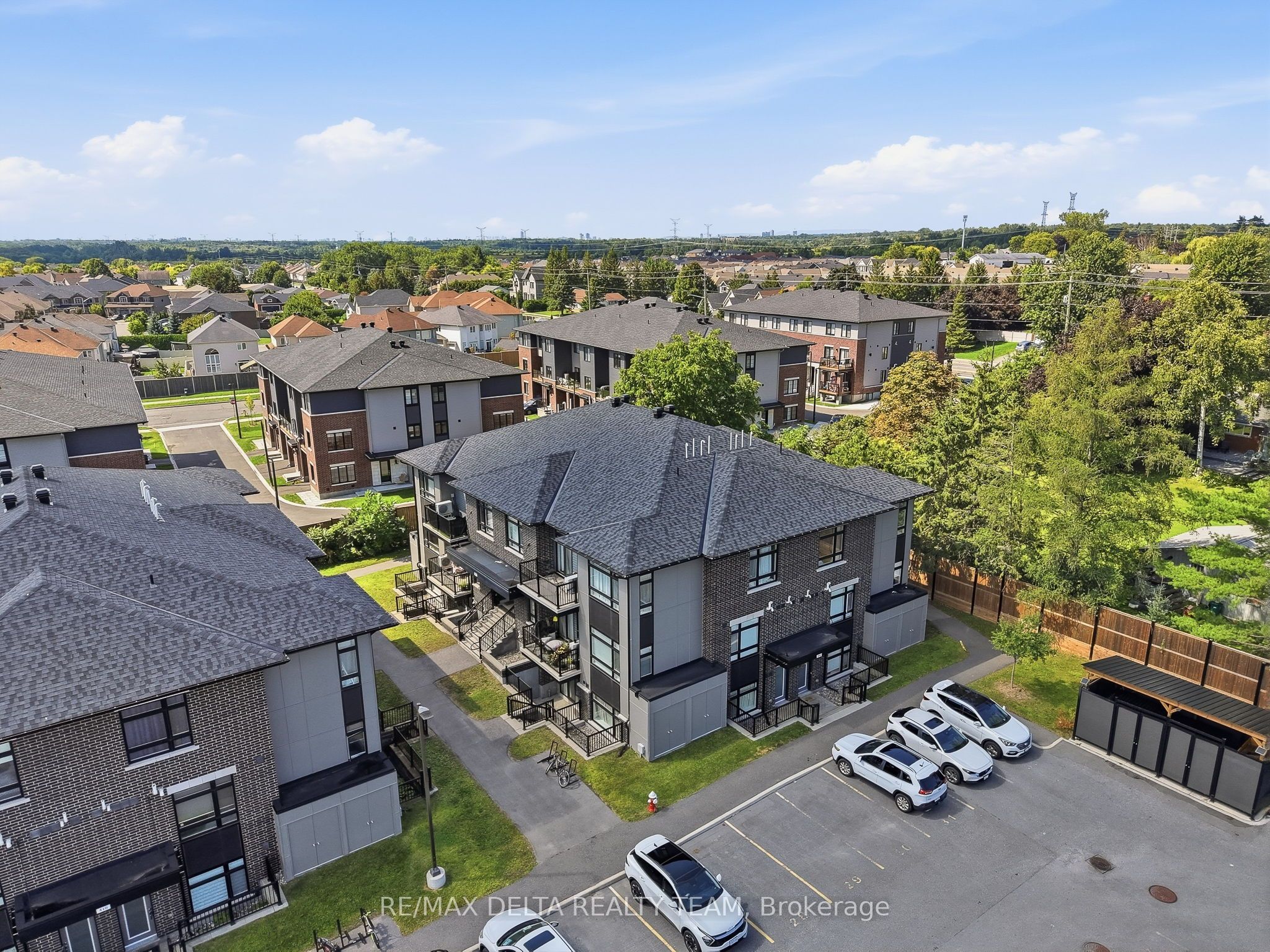 400 C Rolling Meadow Crescent C Property Photo 22