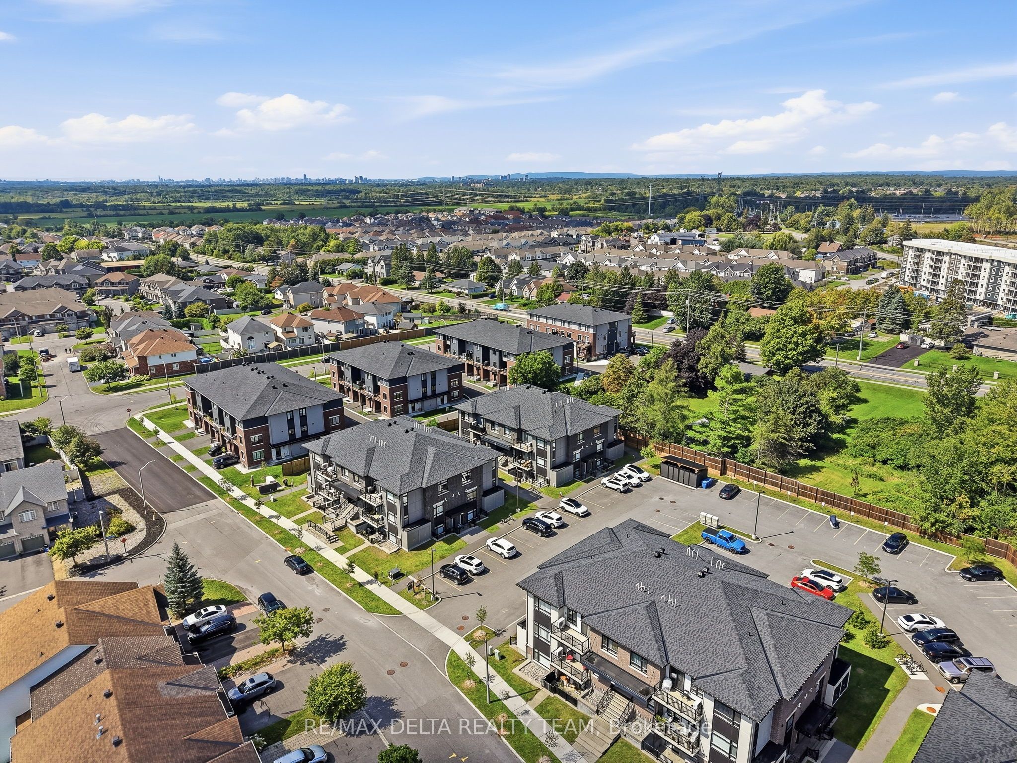 400 C Rolling Meadow Crescent C Property Photo 23
