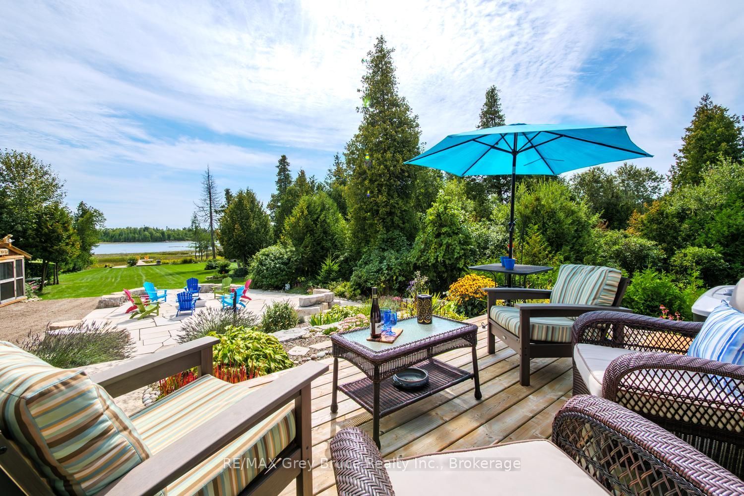 145 Devils Glen Property Photo 3