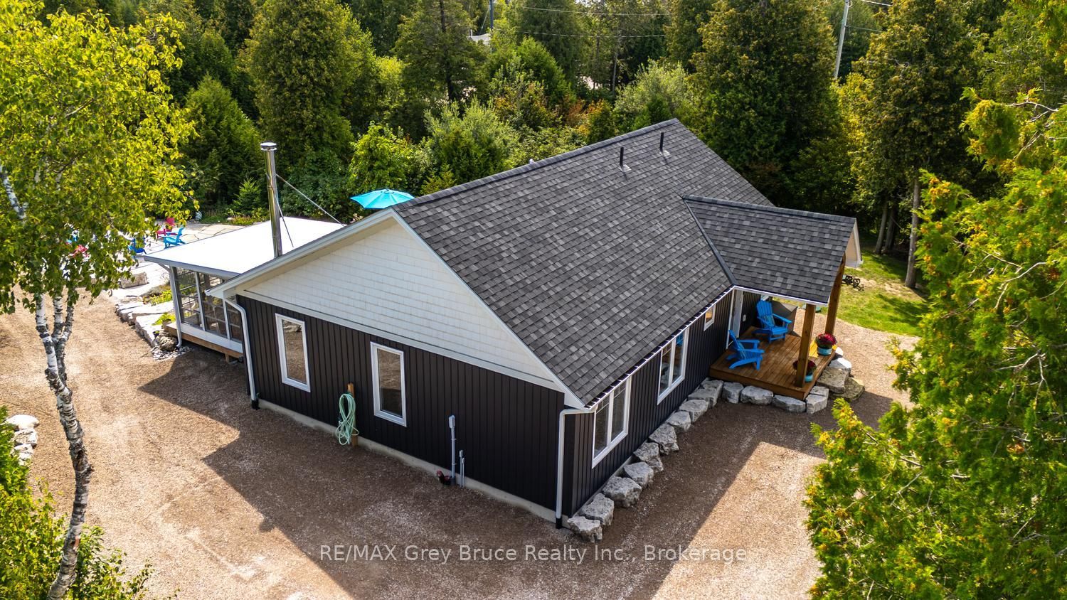 145 Devils Glen Property Photo 4