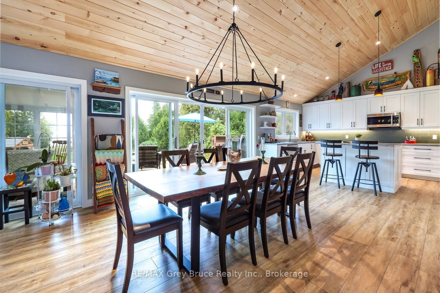 145 Devils Glen Property Photo 11