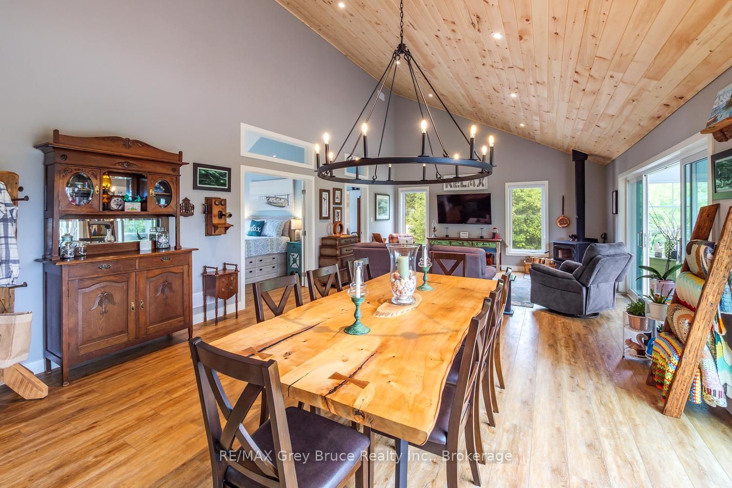 145 Devils Glen Property Photo 12