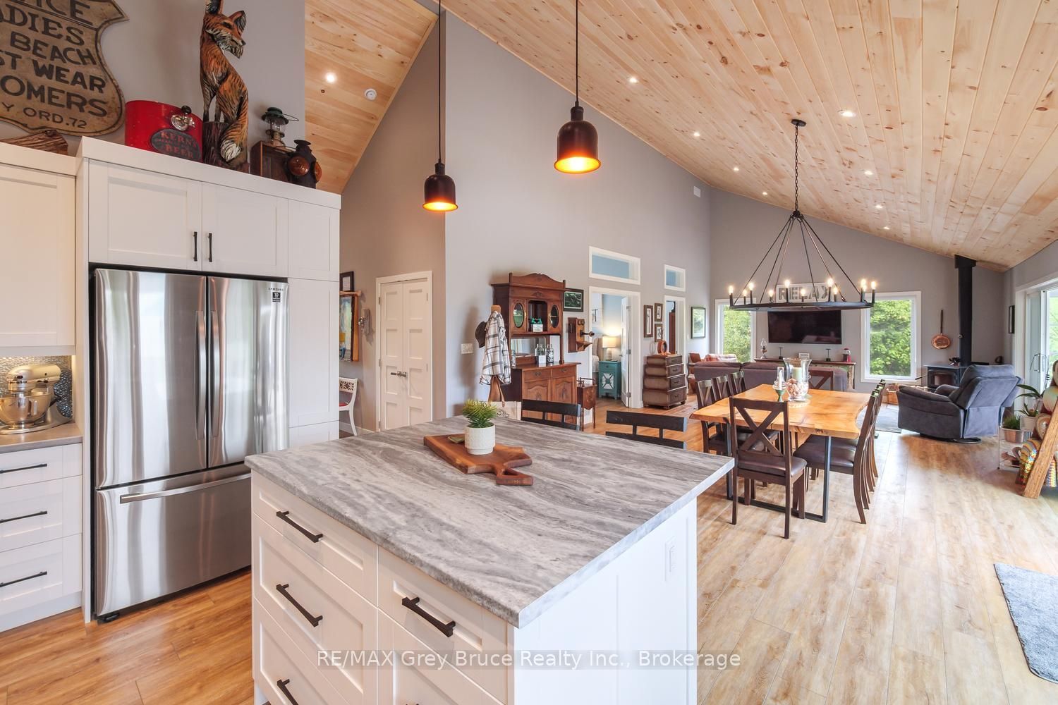 145 Devils Glen Property Photo 13