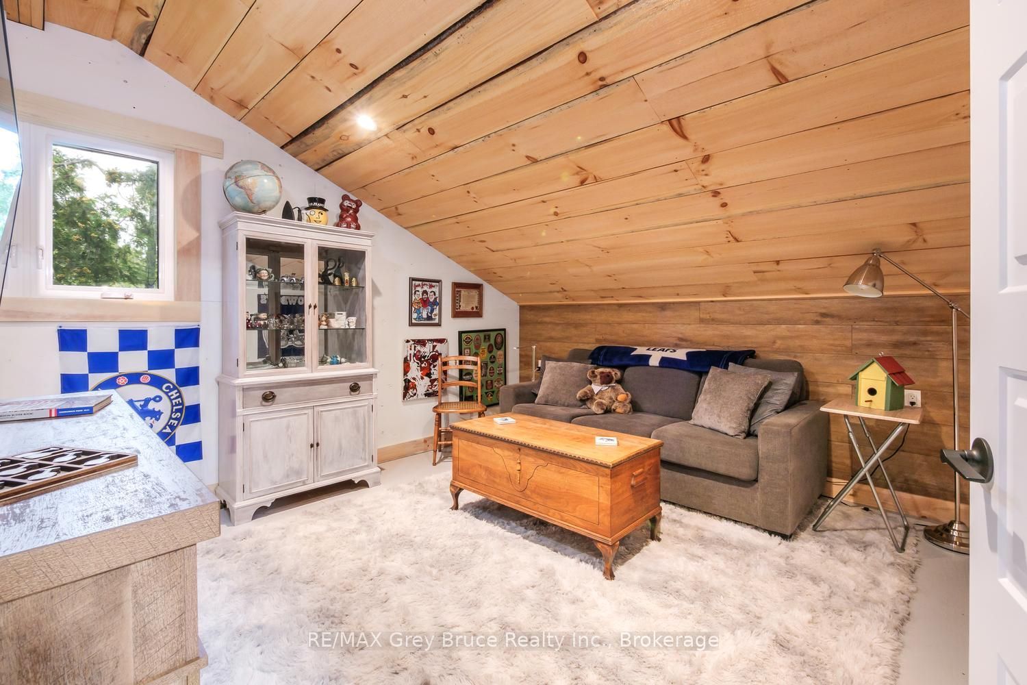 145 Devils Glen Property Photo 33