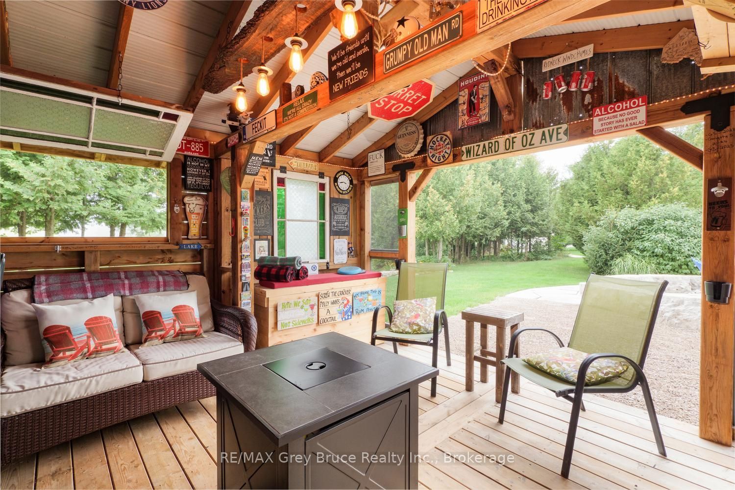 145 Devils Glen Property Photo 43