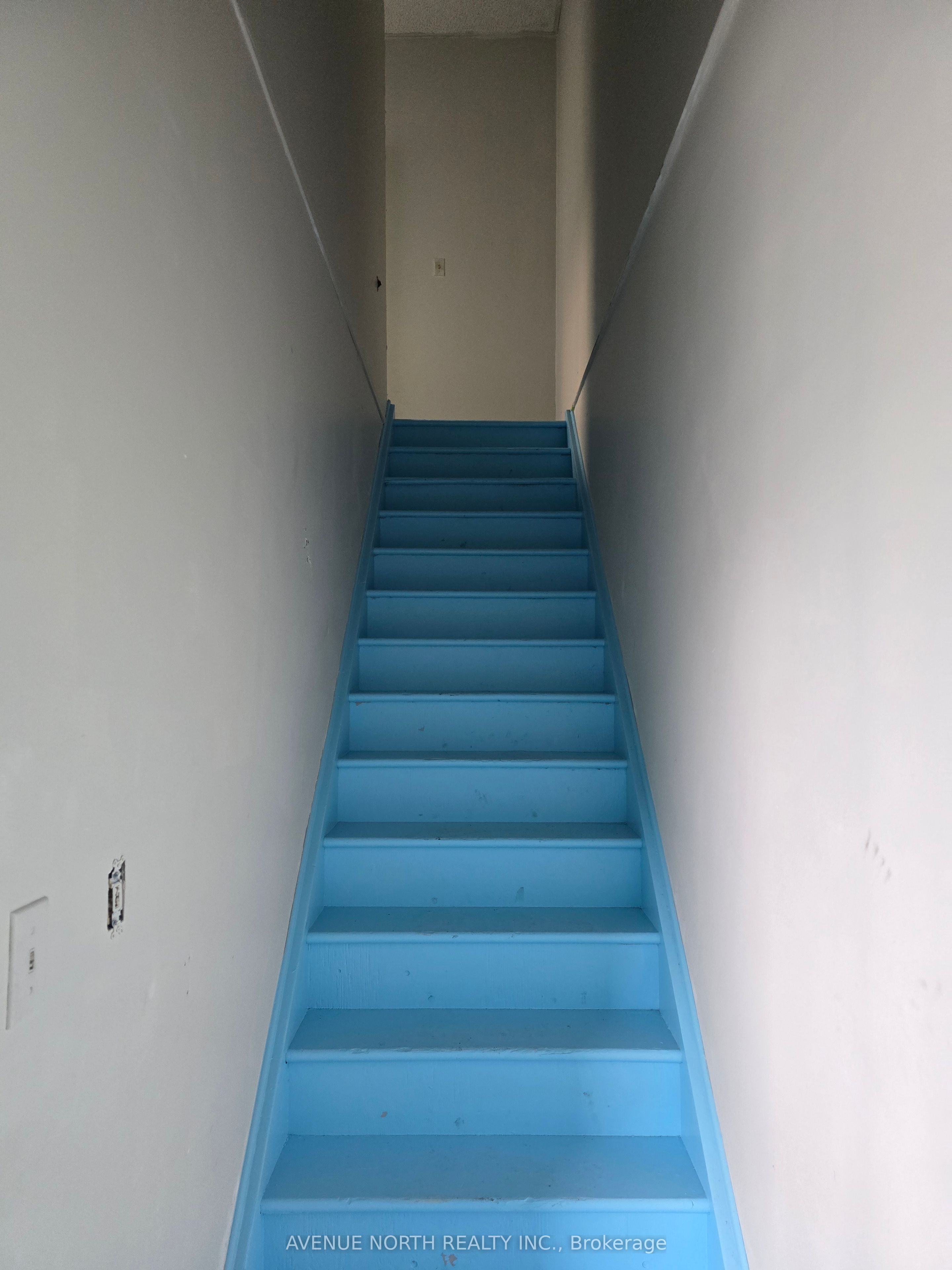 2285 St Laurent Boulevard B14 Property Photo 6