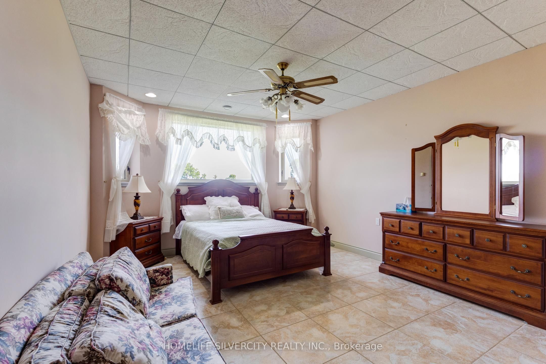 21000 Admiral Drive Property Photo 23