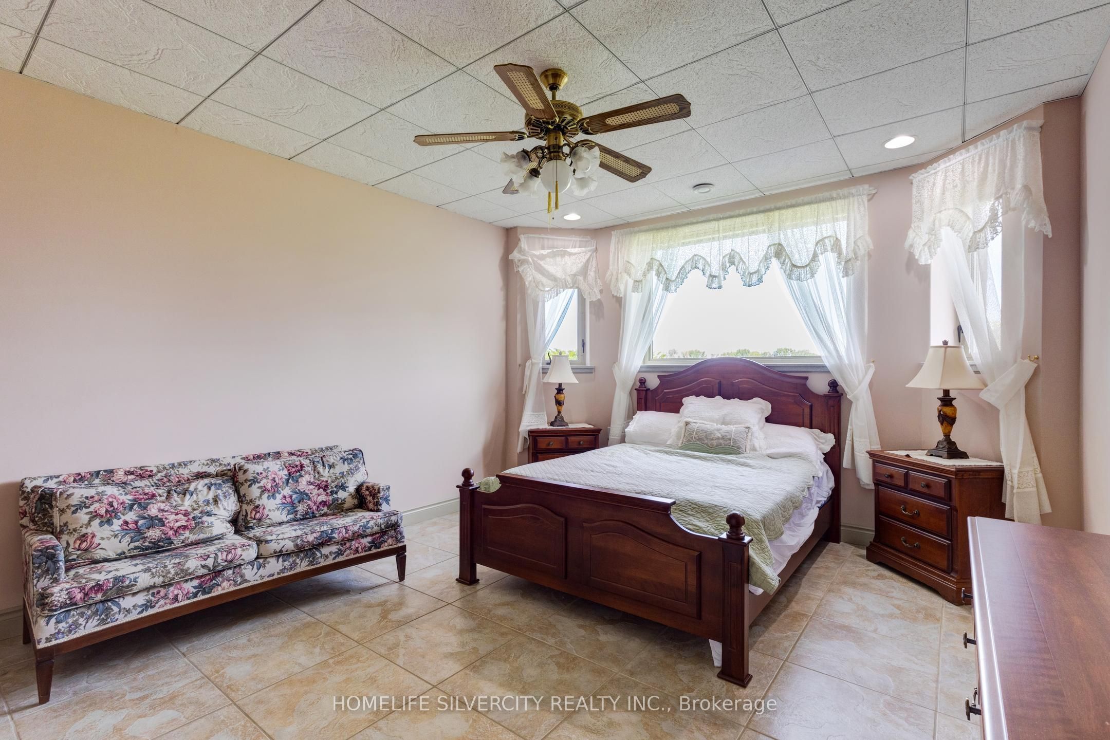 21000 Admiral Drive Property Photo 24