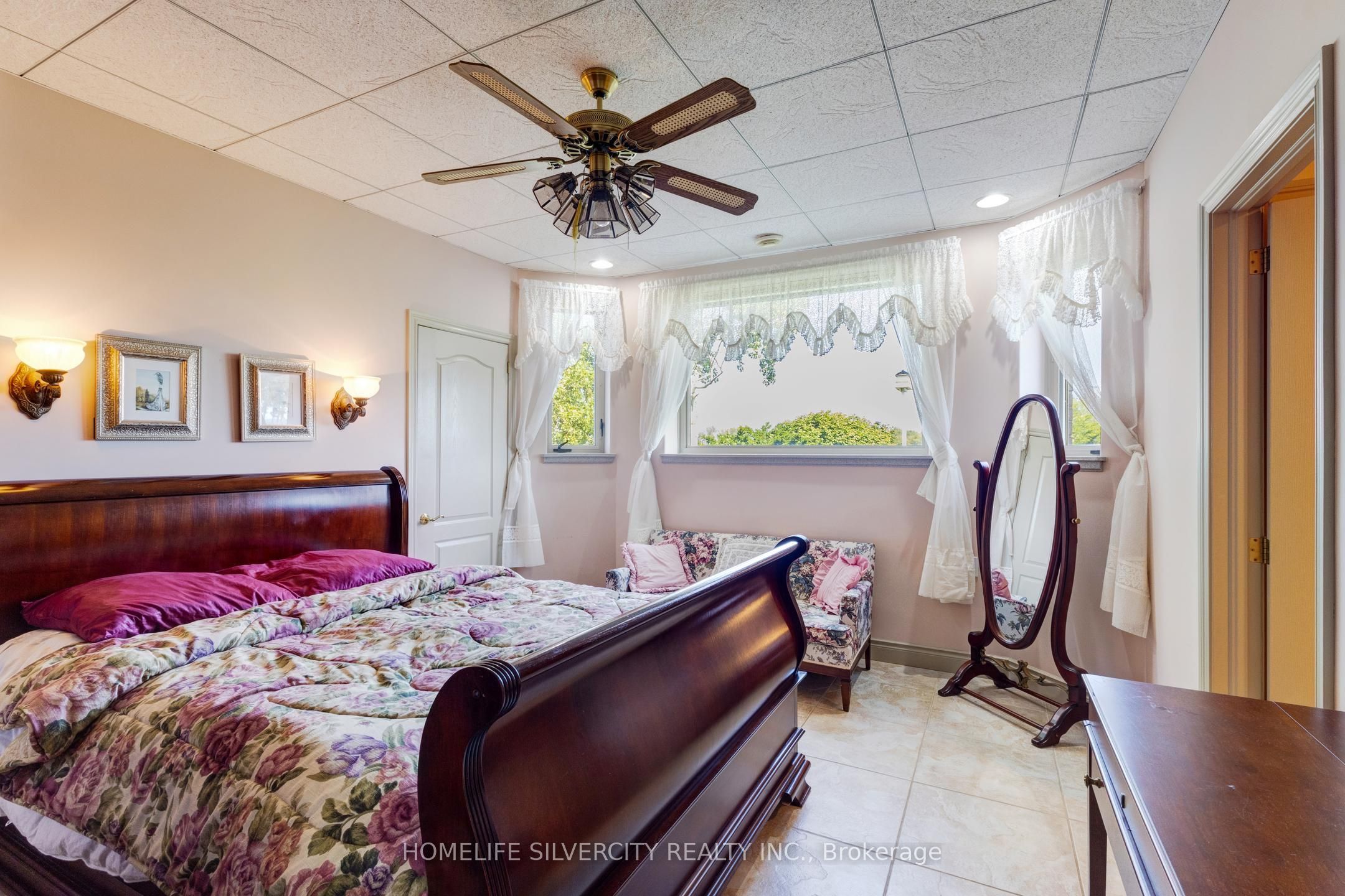 21000 Admiral Drive Property Photo 27
