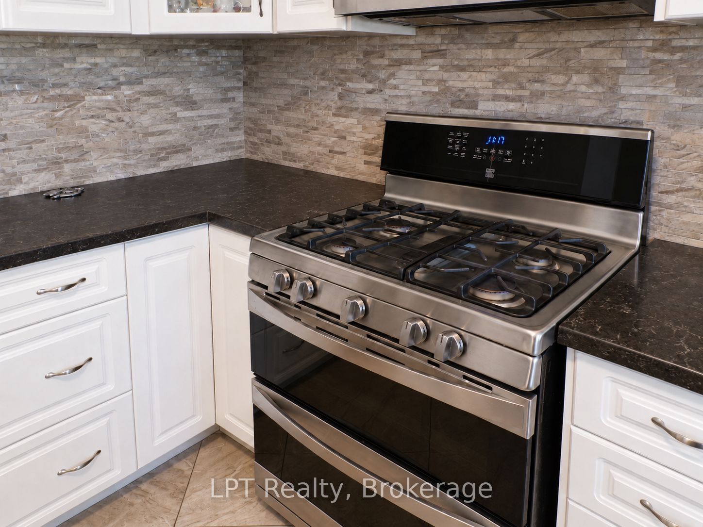 52 Bridges Boulevard Property Photo 9