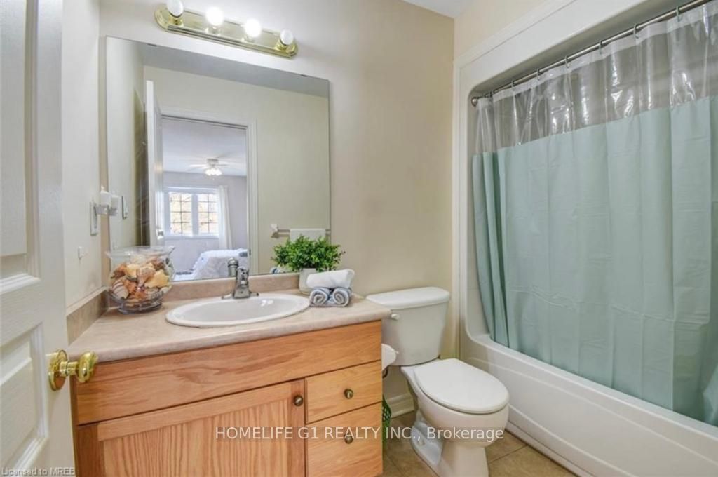 6260 Ash Street Property Photo 10