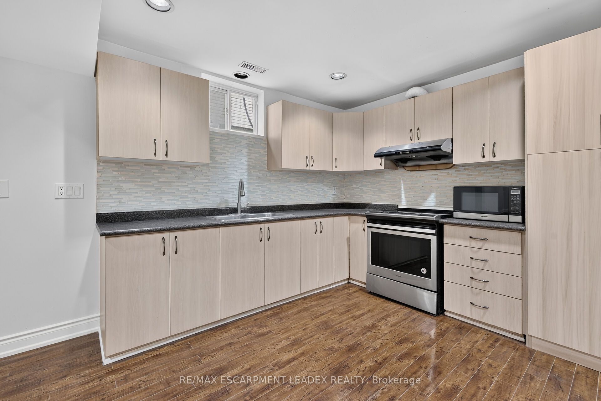 1429 Upper Sherman Avenue Property Photo 31